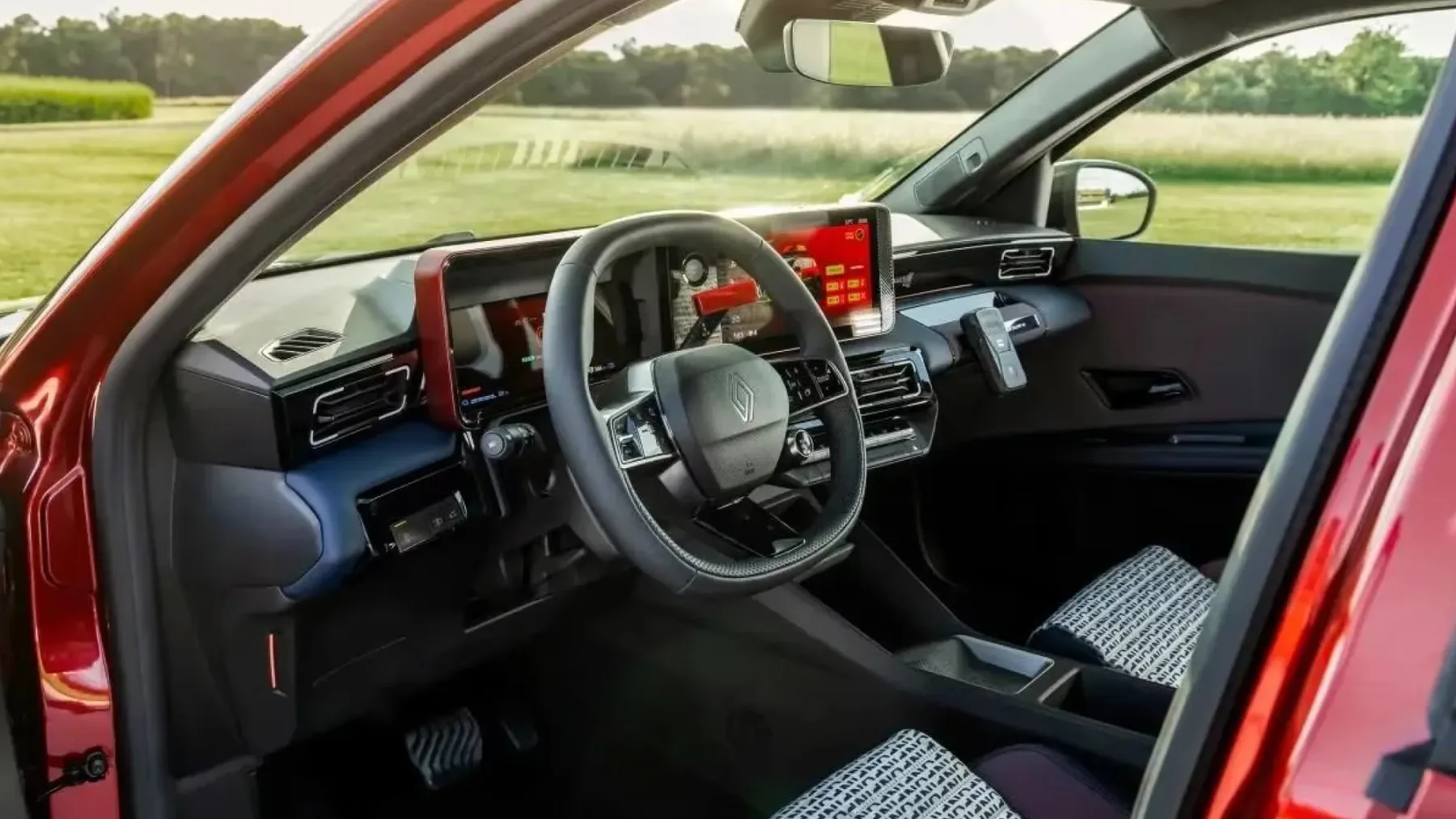 Gasilski avto, ki nekaj skriva: Renault Vision 4Rescue je revolucija v gasilskih intervencijah z Renault 4