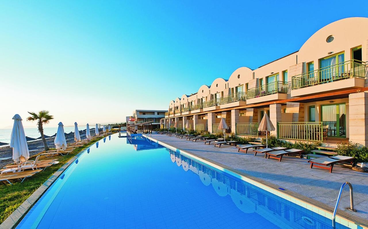 Giannoulis – Grand Bay Beach Resort: letovišče v srcu Krete samo za odrasle