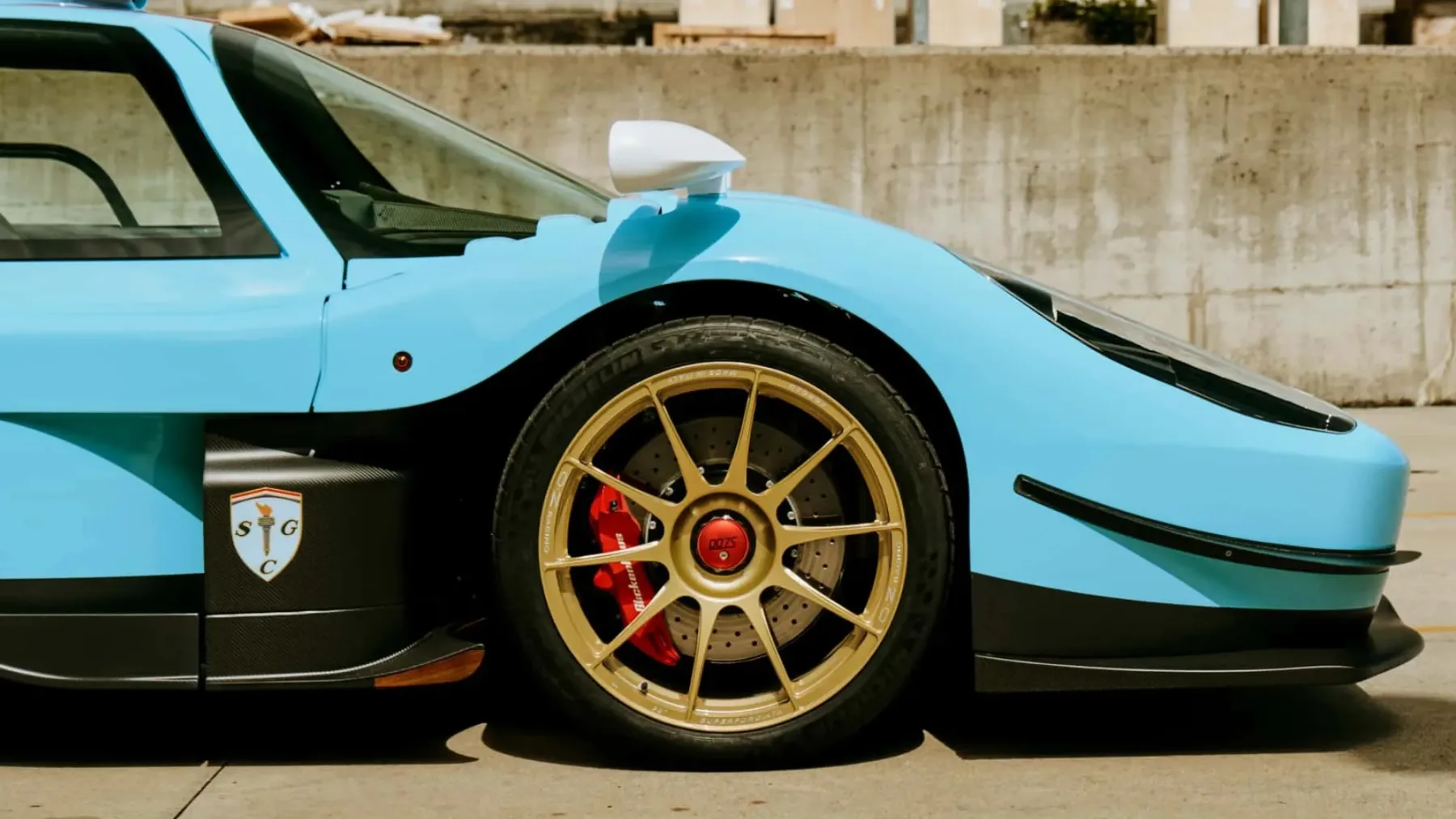 Glickenhaus SCG 007S: Ko Le Mans hiperavto zapelje na cesto