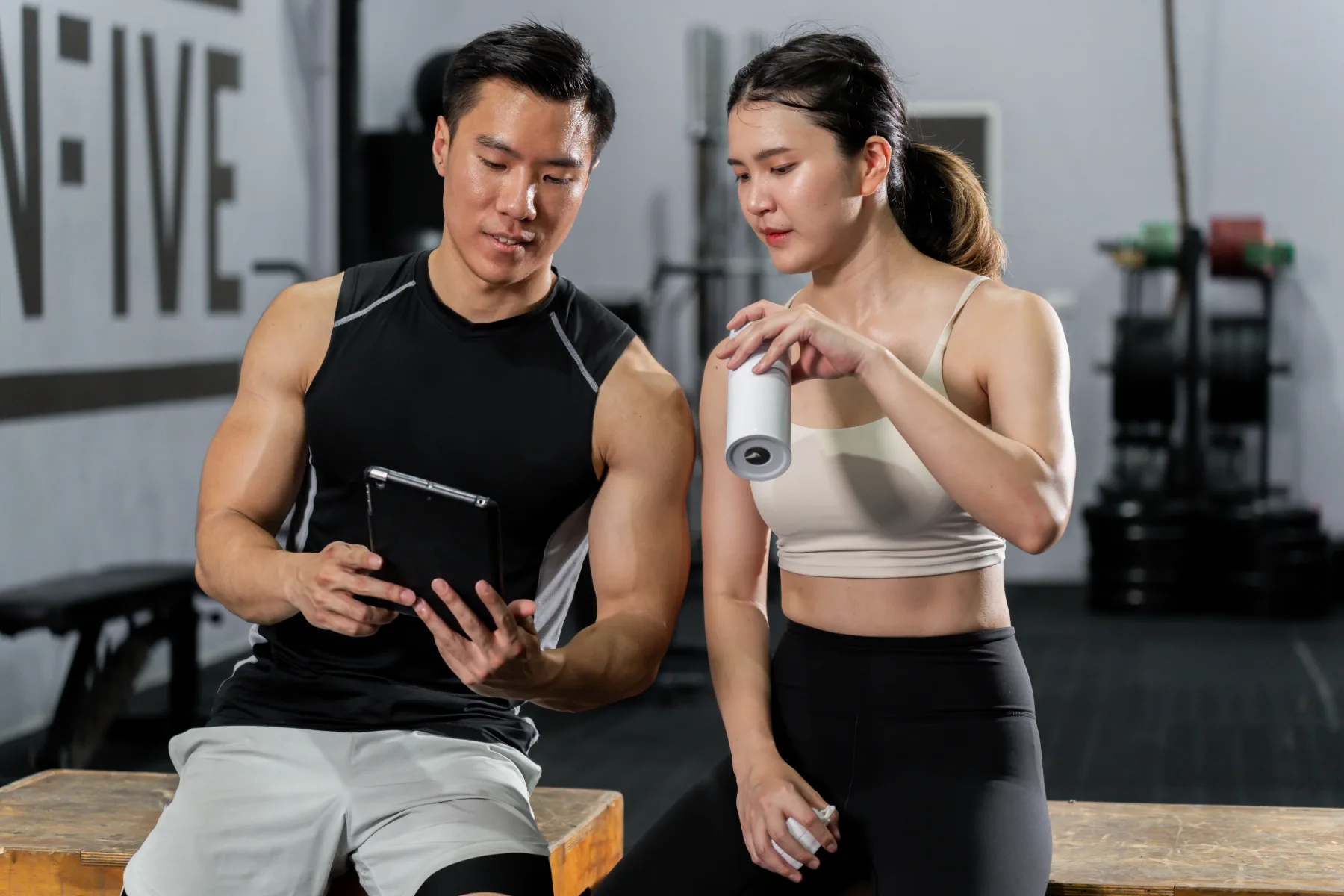 GYM24 AI trener: Prvi AI fitnes trener, ki bo vaše trebušne mišice raztegnil z nasmehom