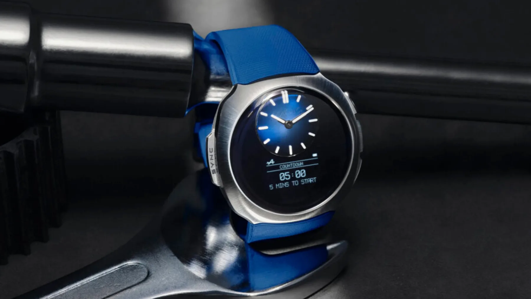 H. Moser & Cie. Streamliner Alpine Drivers Edition: ko švicarski horolog sreča Formulo 1