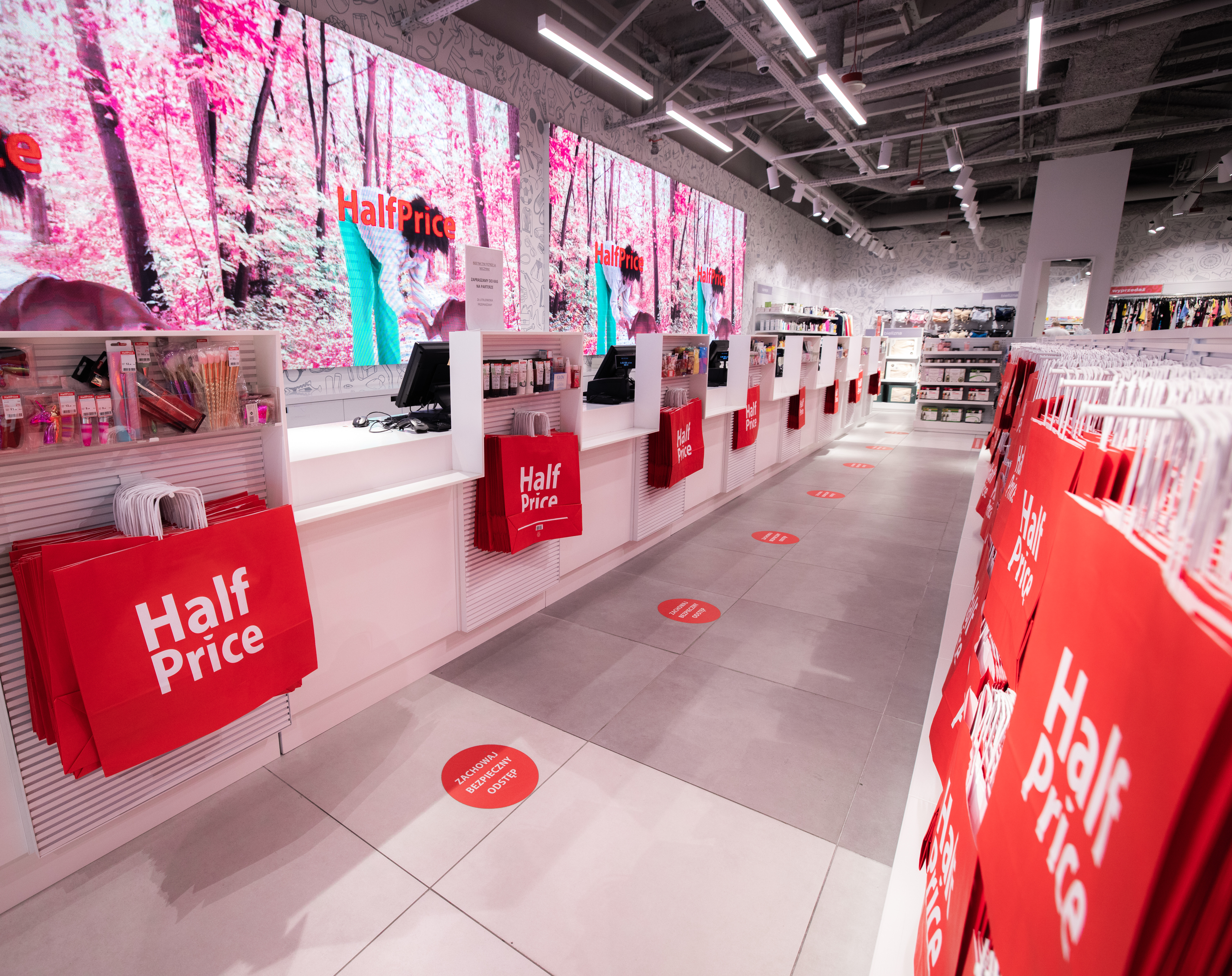 HalfPrice Slovenija: dočakali smo odprtje prodajalne HalfPrice v Ljubljani