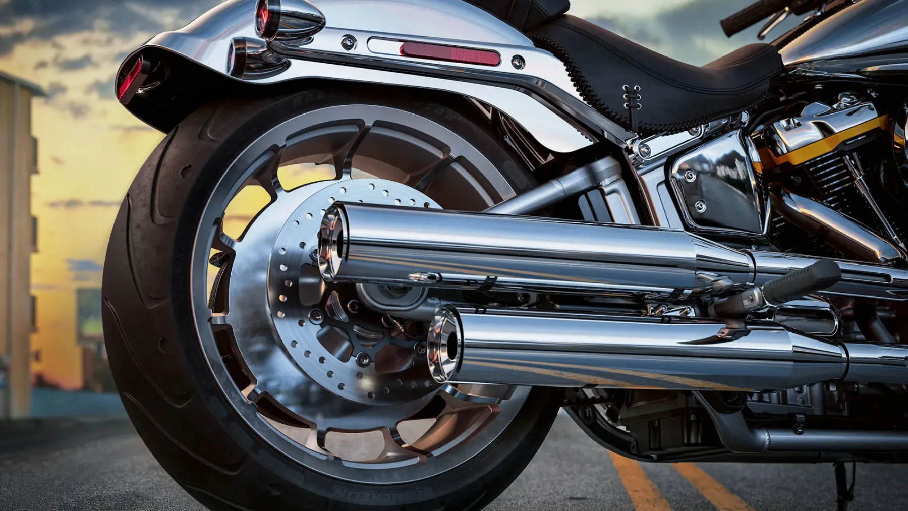 Harley-Davidson Fat Boy Gray Ghost (2025): Kromirani poklon kultni preteklosti z mišičasto sodobnostjo