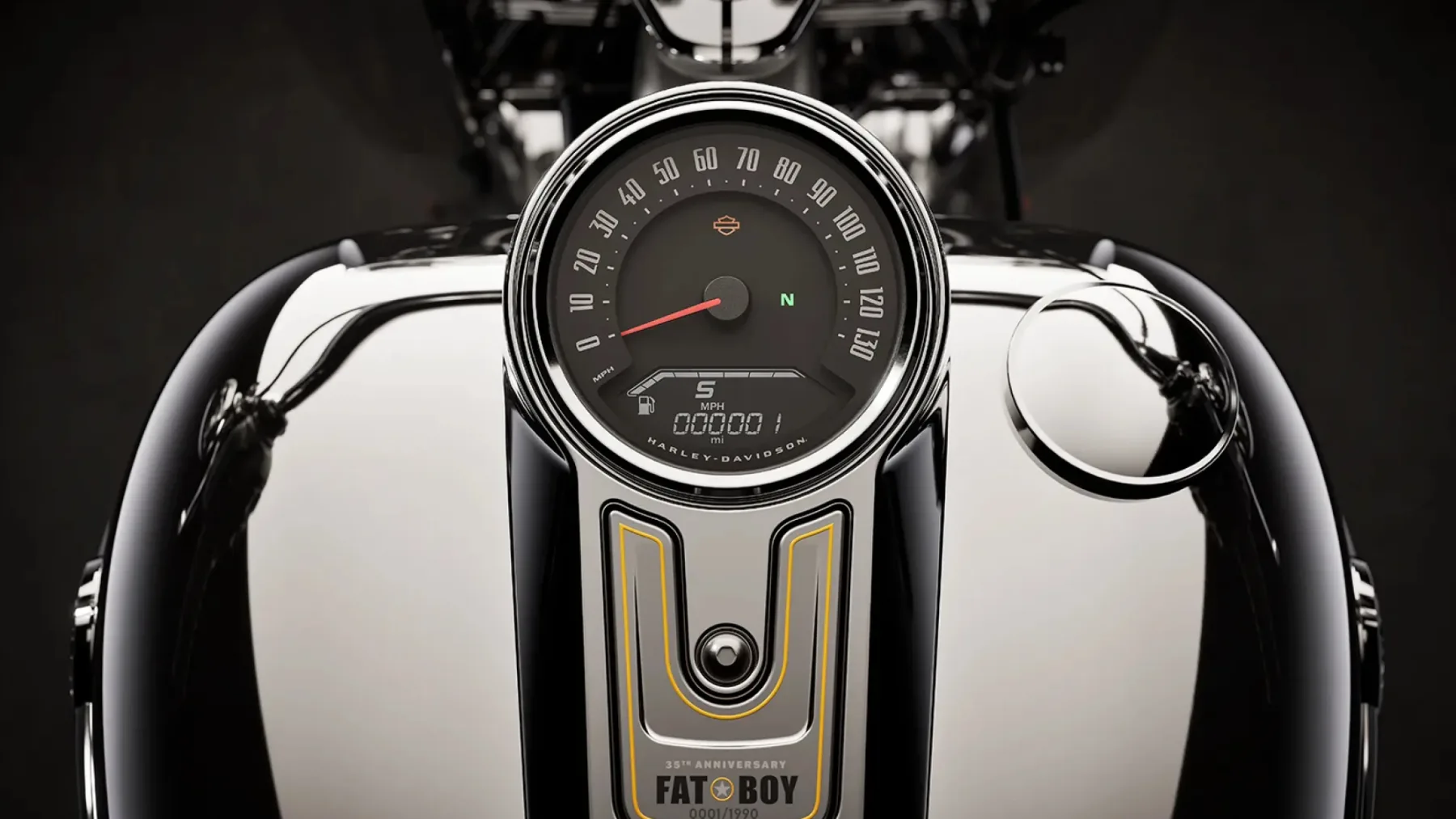 Harley-Davidson Fat Boy Gray Ghost (2025): Kromirani poklon kultni preteklosti z mišičasto sodobnostjo