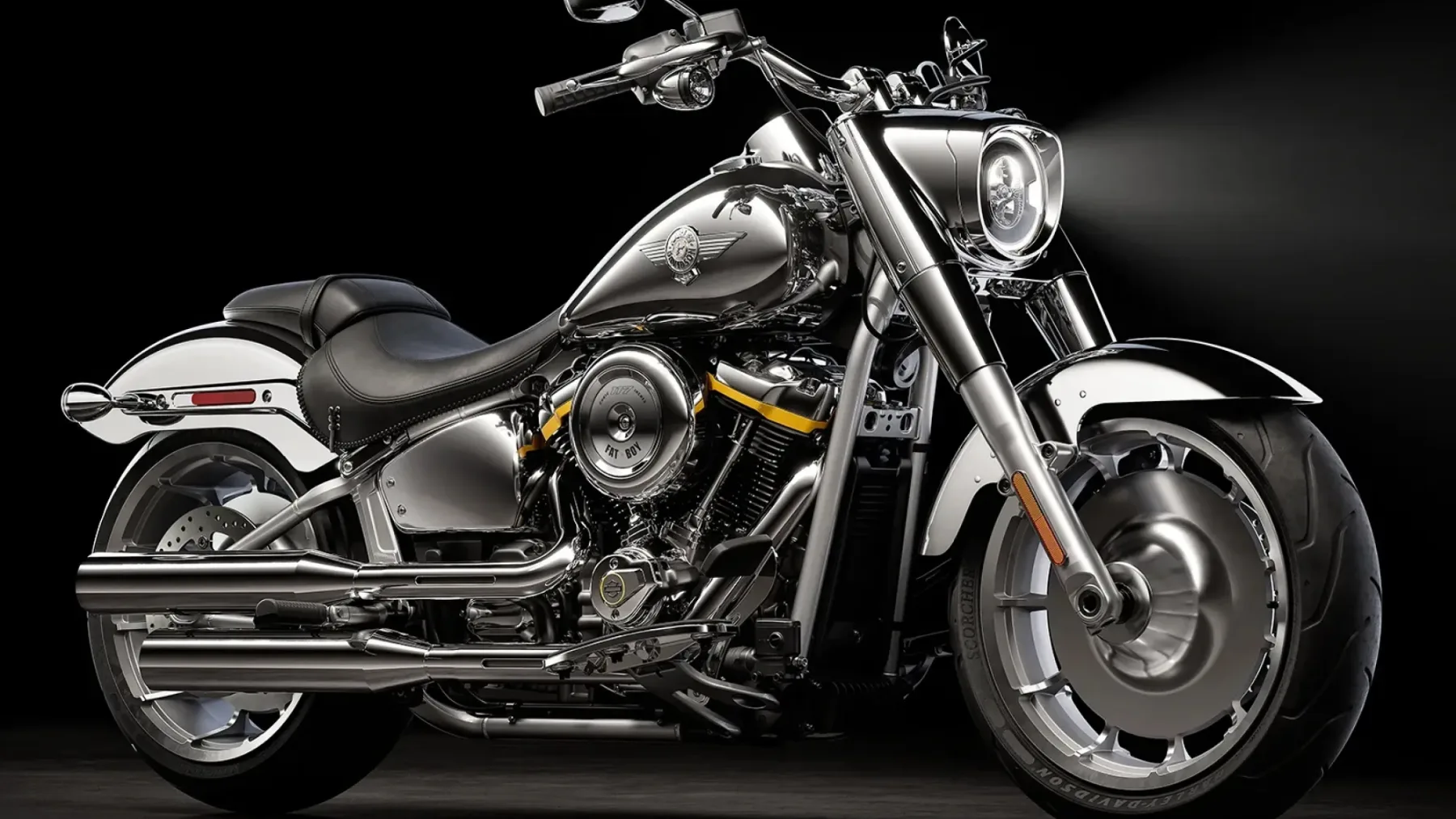 Harley-Davidson Fat Boy Gray Ghost (2025): Kromirani poklon kultni preteklosti z mišičasto sodobnostjo