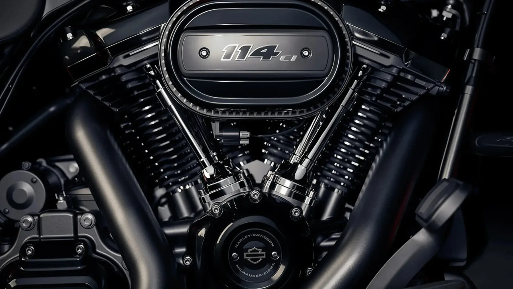 Harley-Davidson Road King ST (2027): Legenda se vrača z brutalnim navorom in nesramnim šarmom