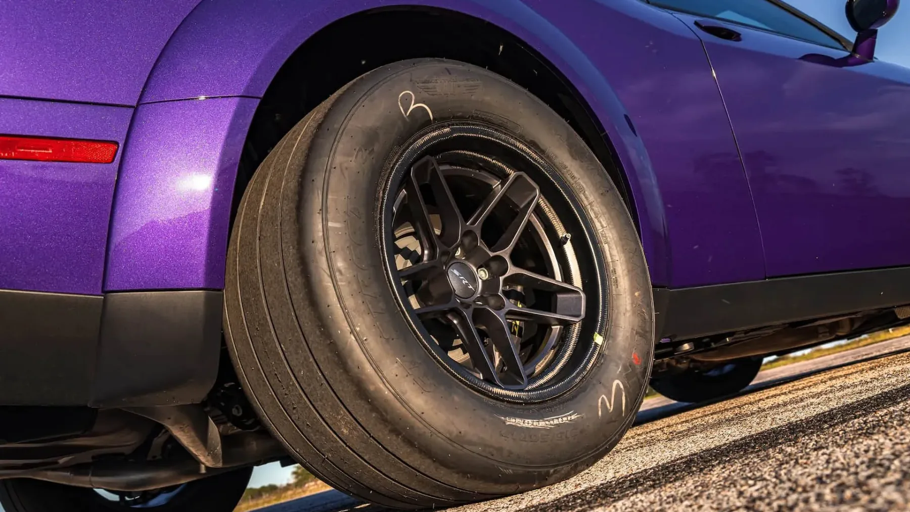 Hennessey Demon 1700: vijolični demon, ki je vrgel rokavico v obraz električni prihodnosti