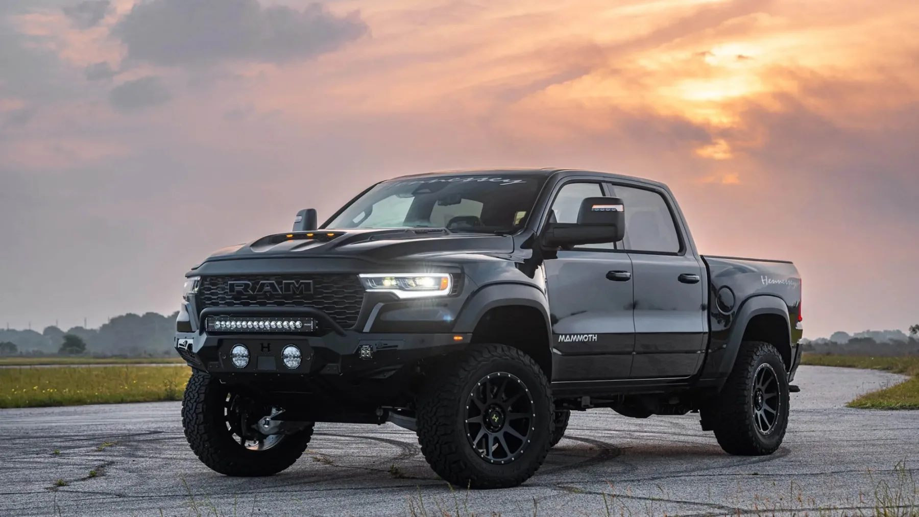 Hennessey Mammoth 700 na RAM 1500 RHO: ko 540 KM ni dovolj – zdaj čez 700 konjev brutalne zabave