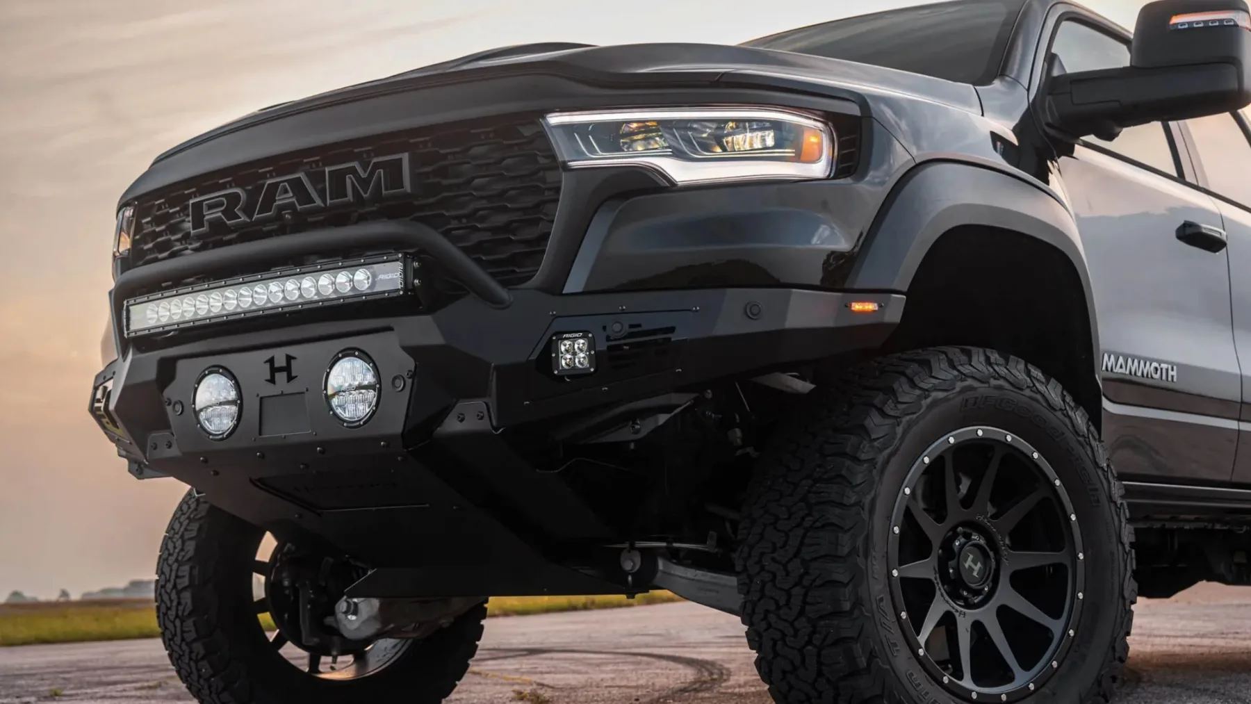 Hennessey Mammoth 700 na RAM 1500 RHO: ko 540 KM ni dovolj – zdaj čez 700 konjev brutalne zabave