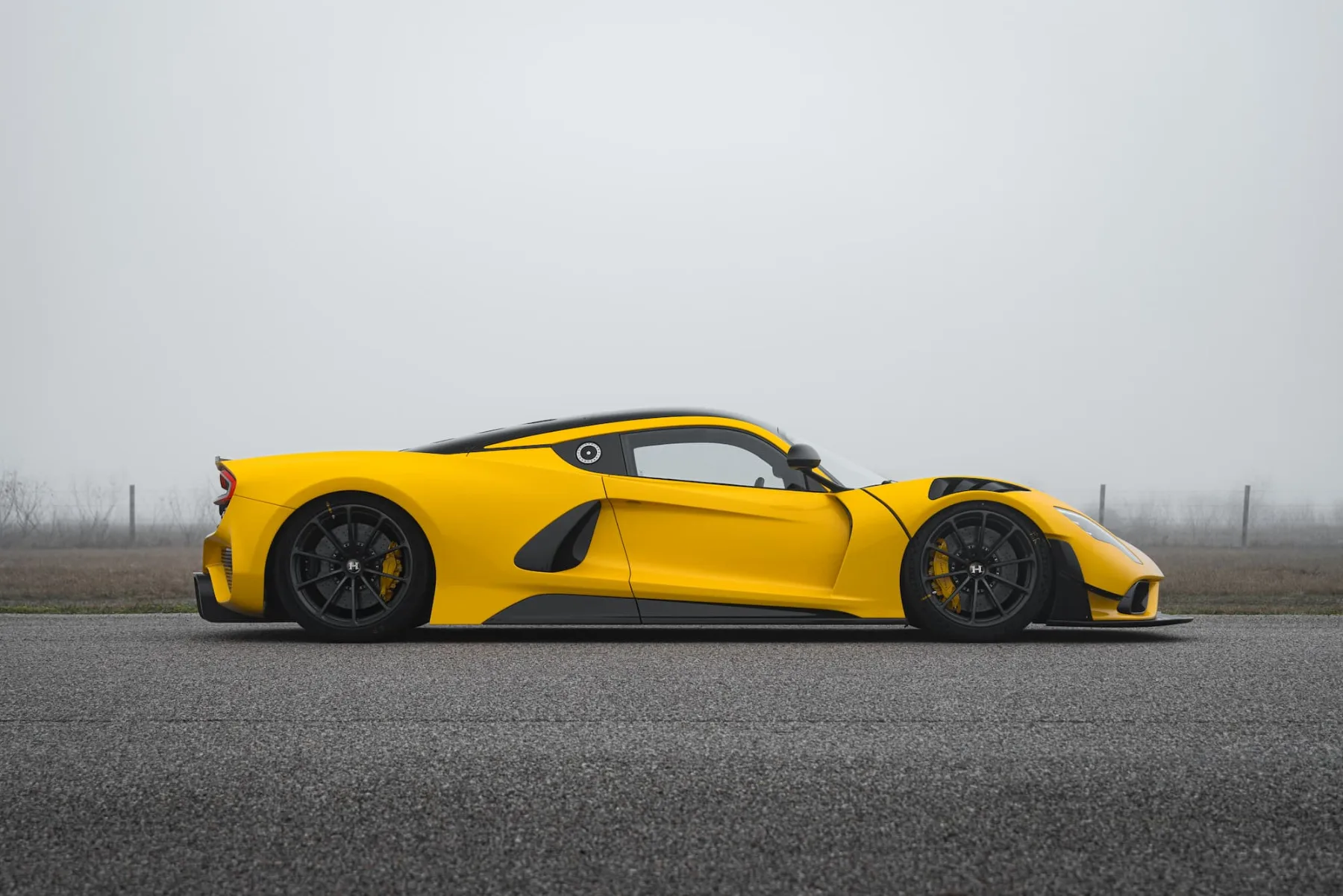 Hennessey Venom F5 Evolution: 2.031 KM besa na bencin