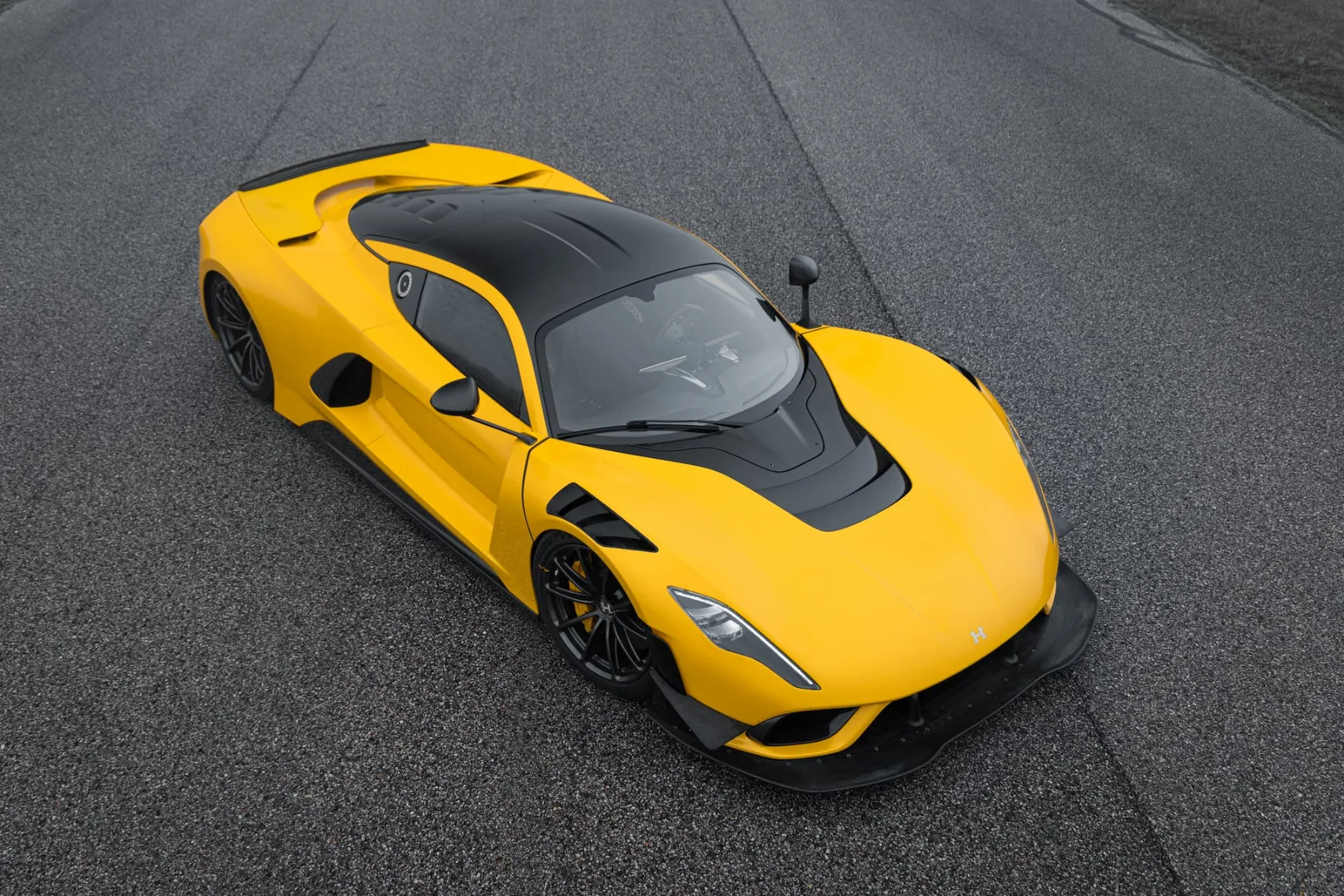 Hennessey Venom F5 Evolution: 2.031 KM besa na bencin