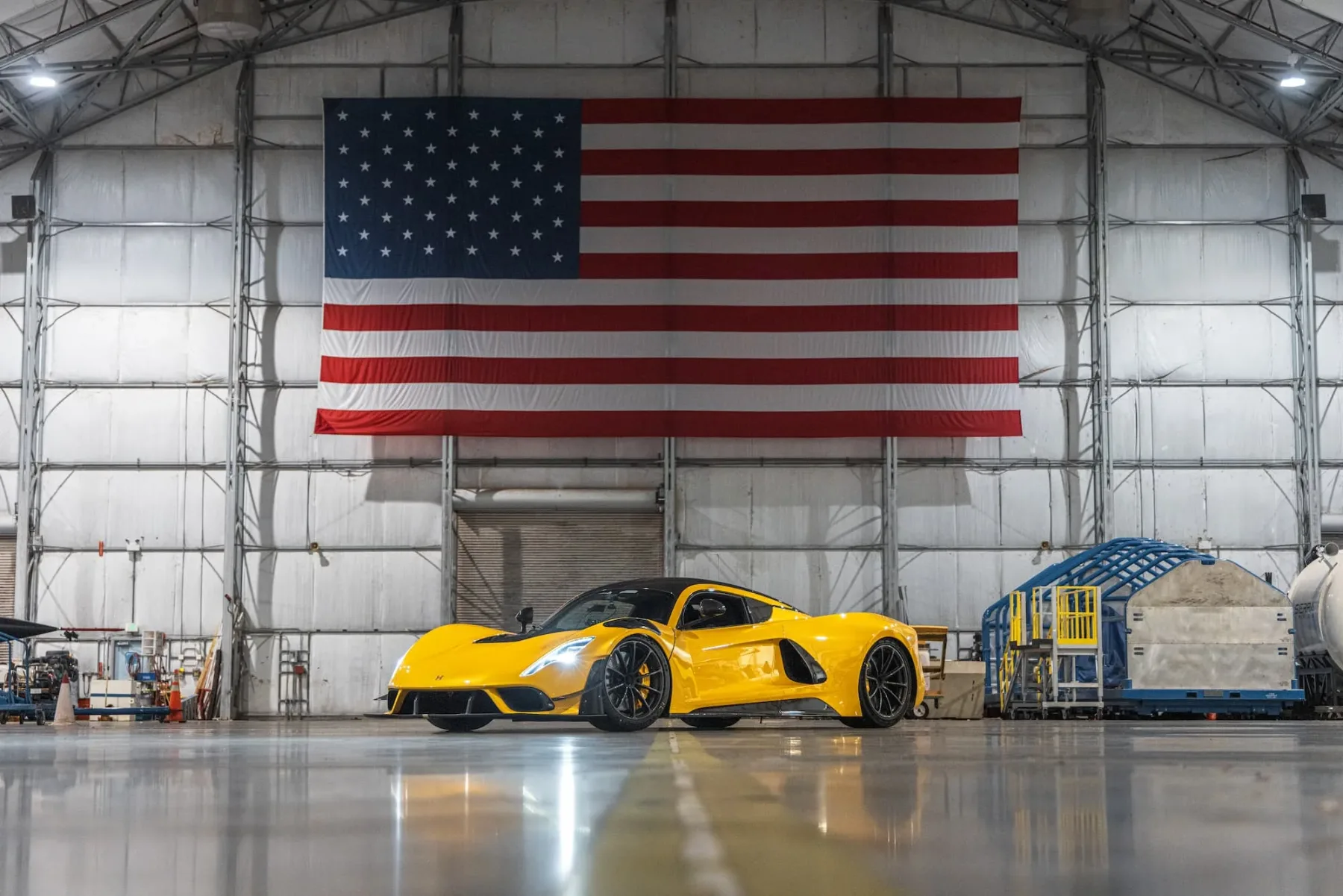 Hennessey Venom F5 Evolution: 2.031 KM besa na bencin