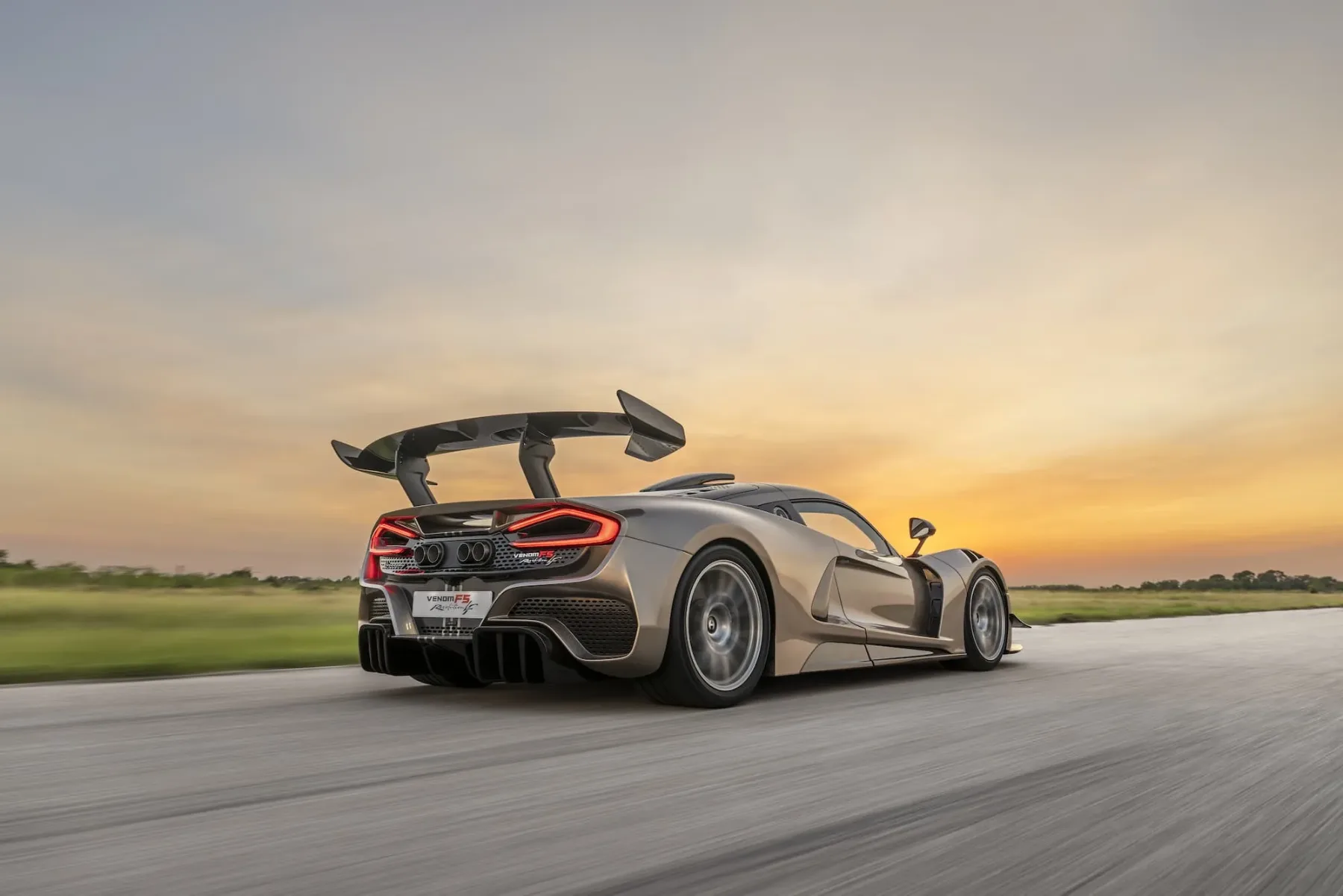 Hennessey Venom F5 Revolution LF – ročni hypercar z 2.031 “konji” in Maverickov podpis