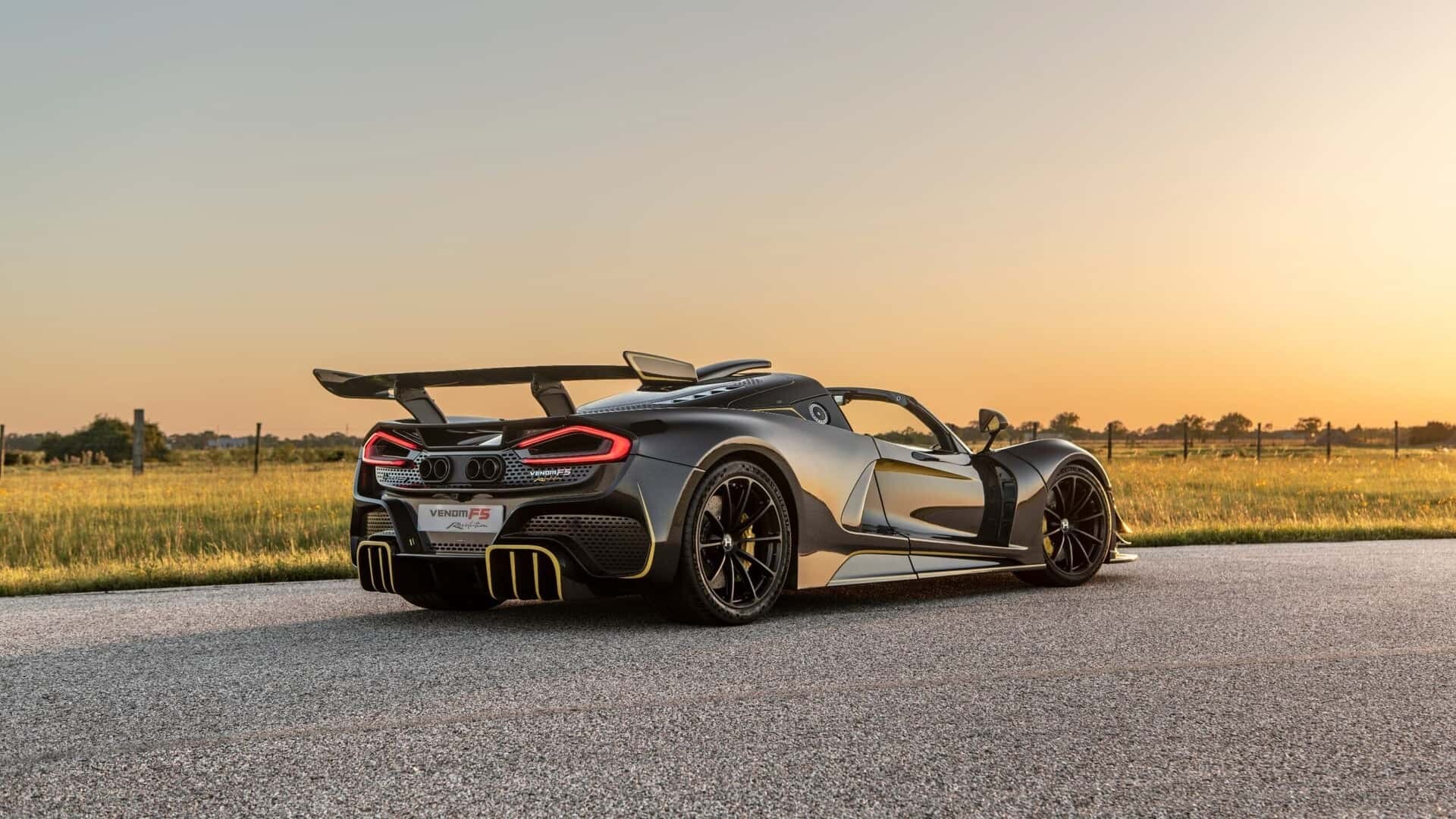 Hennessey Venom F5 Revolution Roadster: 1.817 konjskih moči v doživetju zgoraj brez