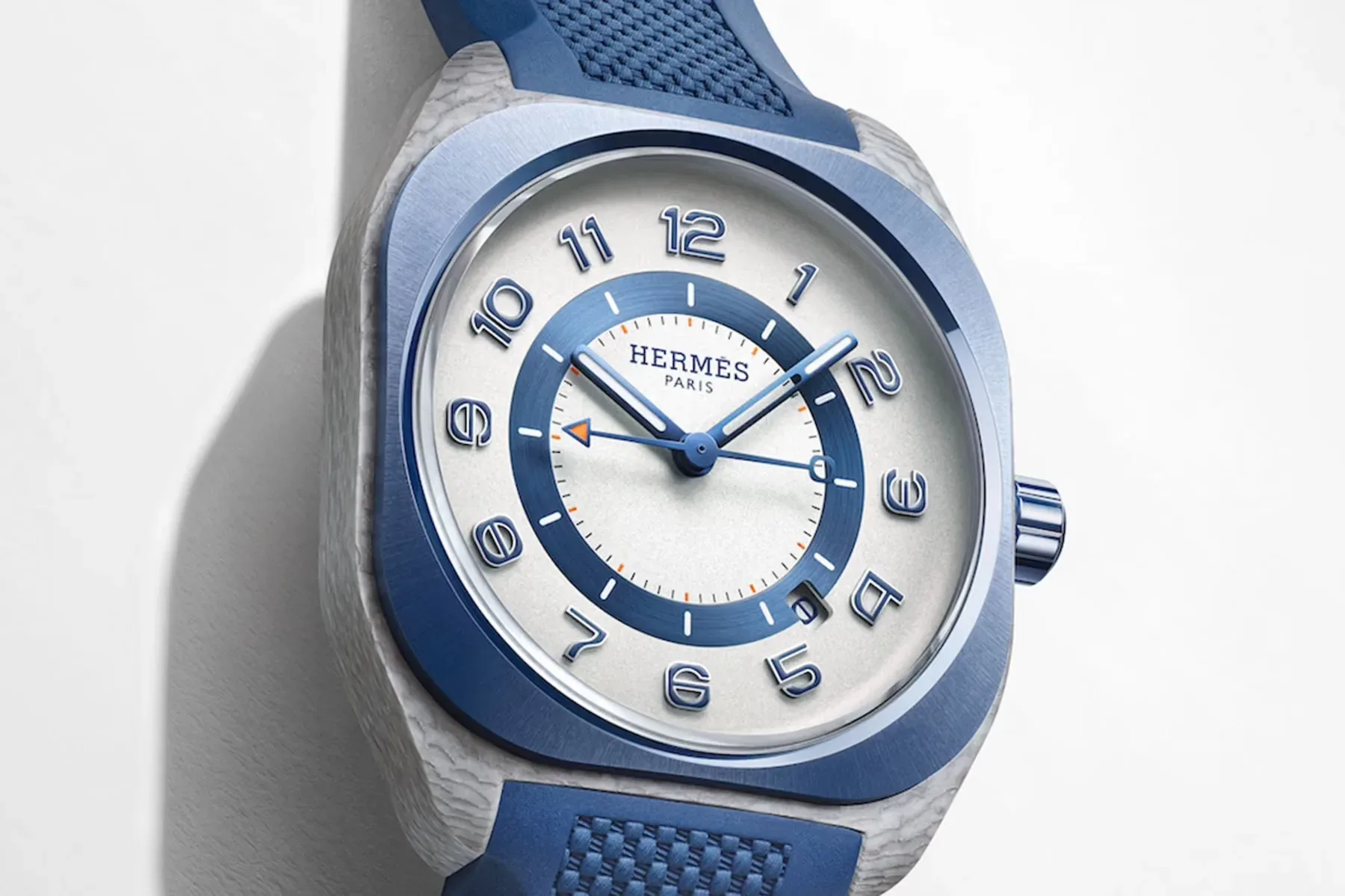 Hermès H08: Športna ura iz steklenih vlaken in keramike, ki dokazuje moč pariškega oblikovanja