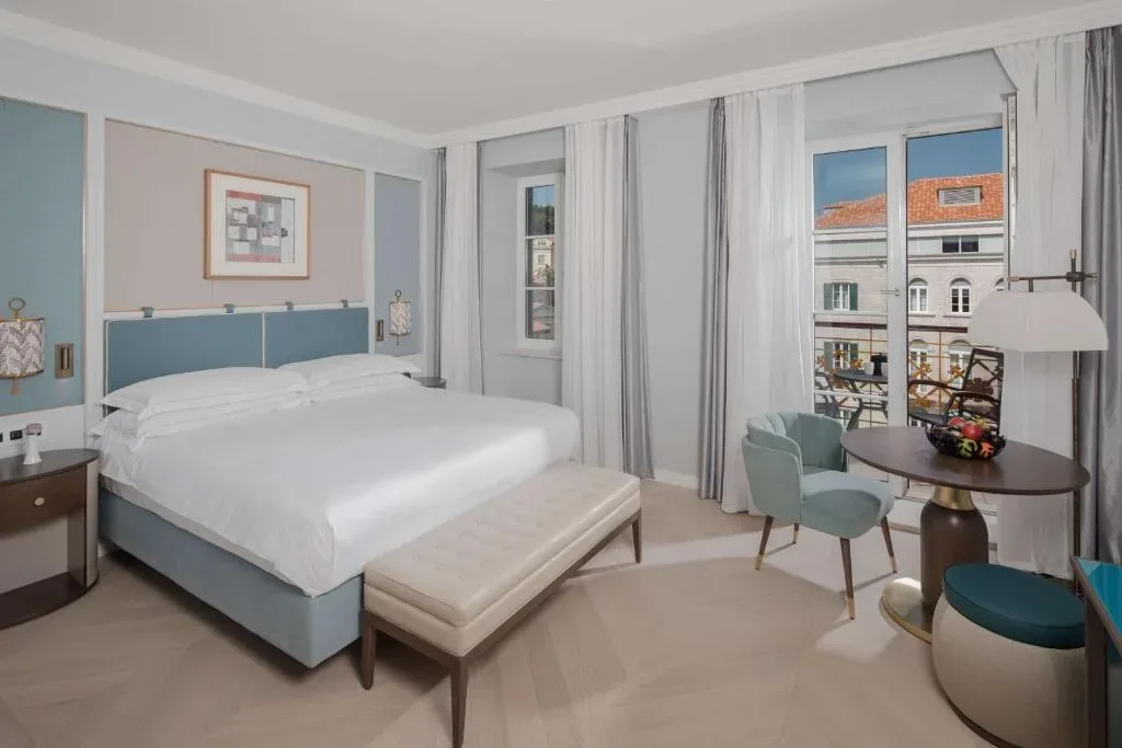 Hilton Imperial Dubrovnik: Povezanost zgodovinske elegance in sodobnega udobja v srcu Dubrovnika