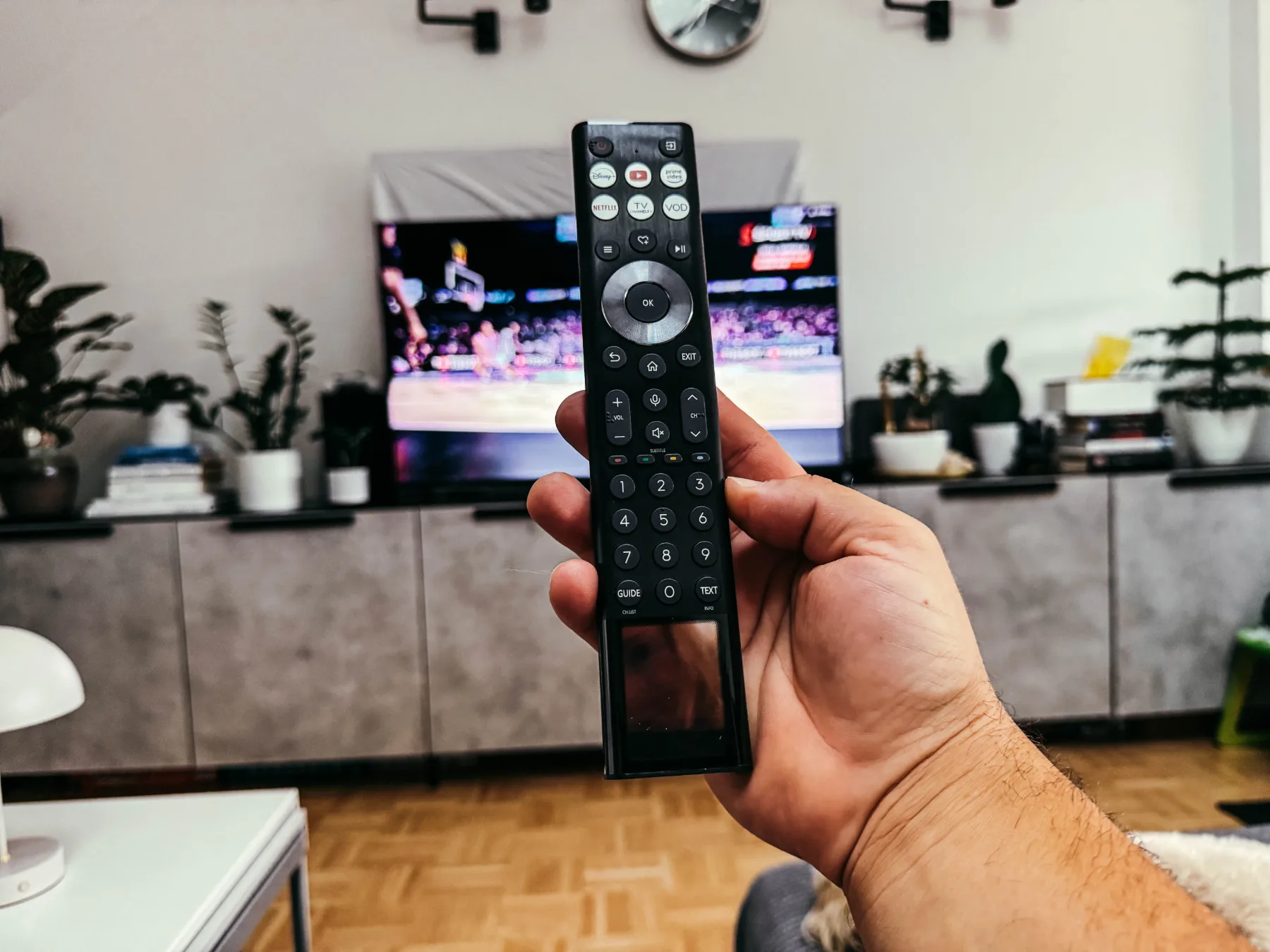 Hisense 55U8Q: vsako leto dva koraka naprej – kaj pomeni 12 mesecev razvoja v TV industriji