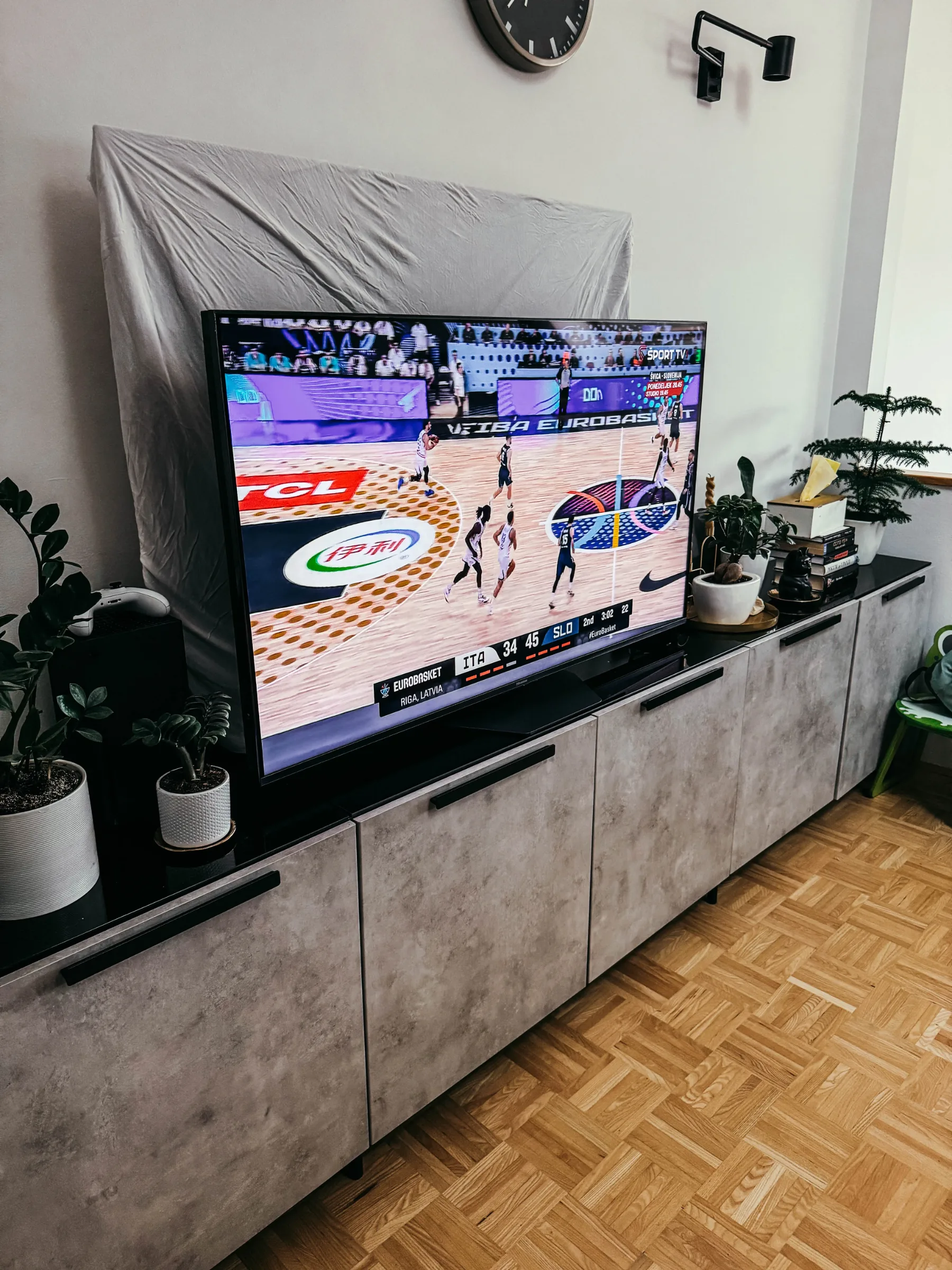 Hisense 55U8Q: vsako leto dva koraka naprej – kaj pomeni 12 mesecev razvoja v TV industriji