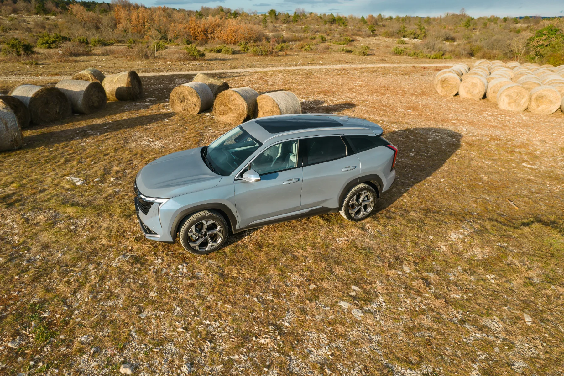 Hitri avto test – Geely StarRay: SUV, ki ne prihaja v Evropo s cvetjem in opravičili