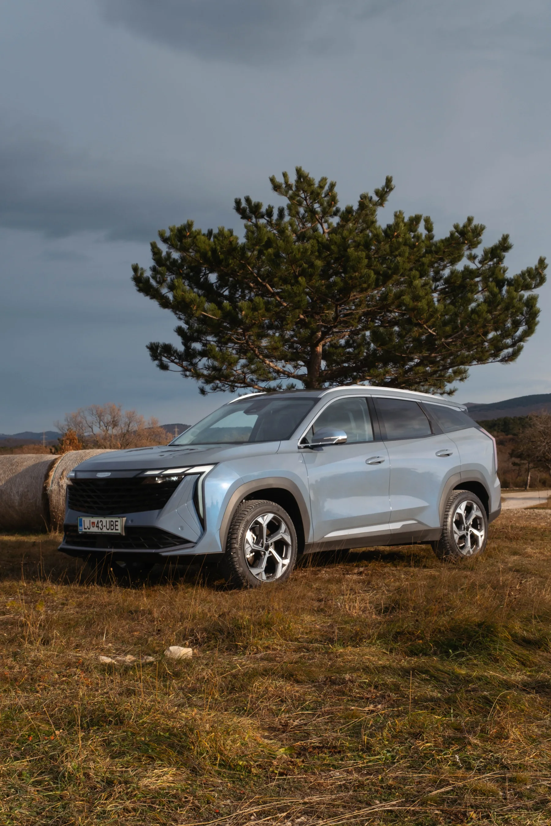 Hitri avto test – Geely StarRay: SUV, ki ne prihaja v Evropo s cvetjem in opravičili