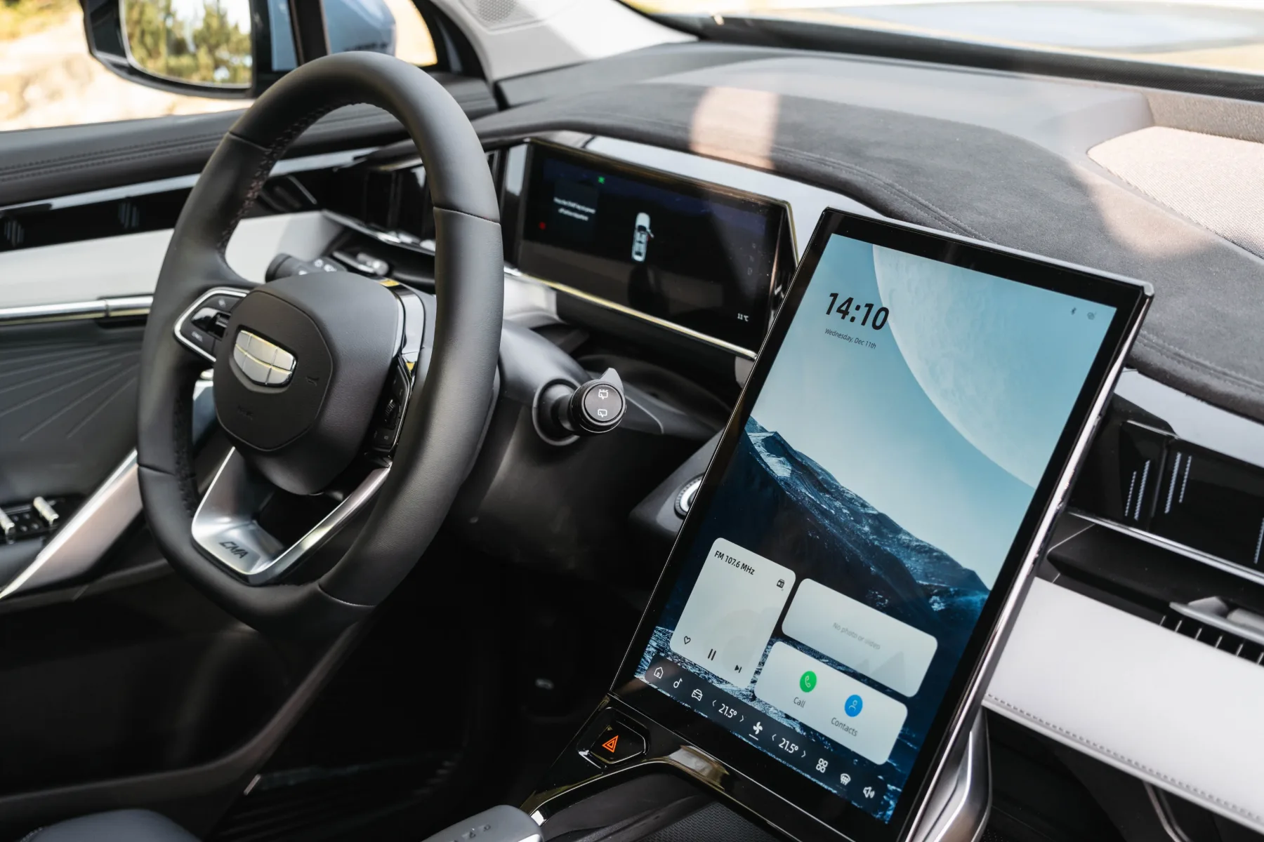 Hitri avto test – Geely StarRay: SUV, ki ne prihaja v Evropo s cvetjem in opravičili