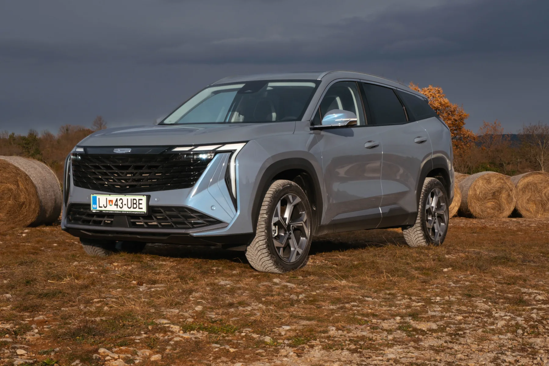 Hitri avto test – Geely StarRay: SUV, ki ne prihaja v Evropo s cvetjem in opravičili