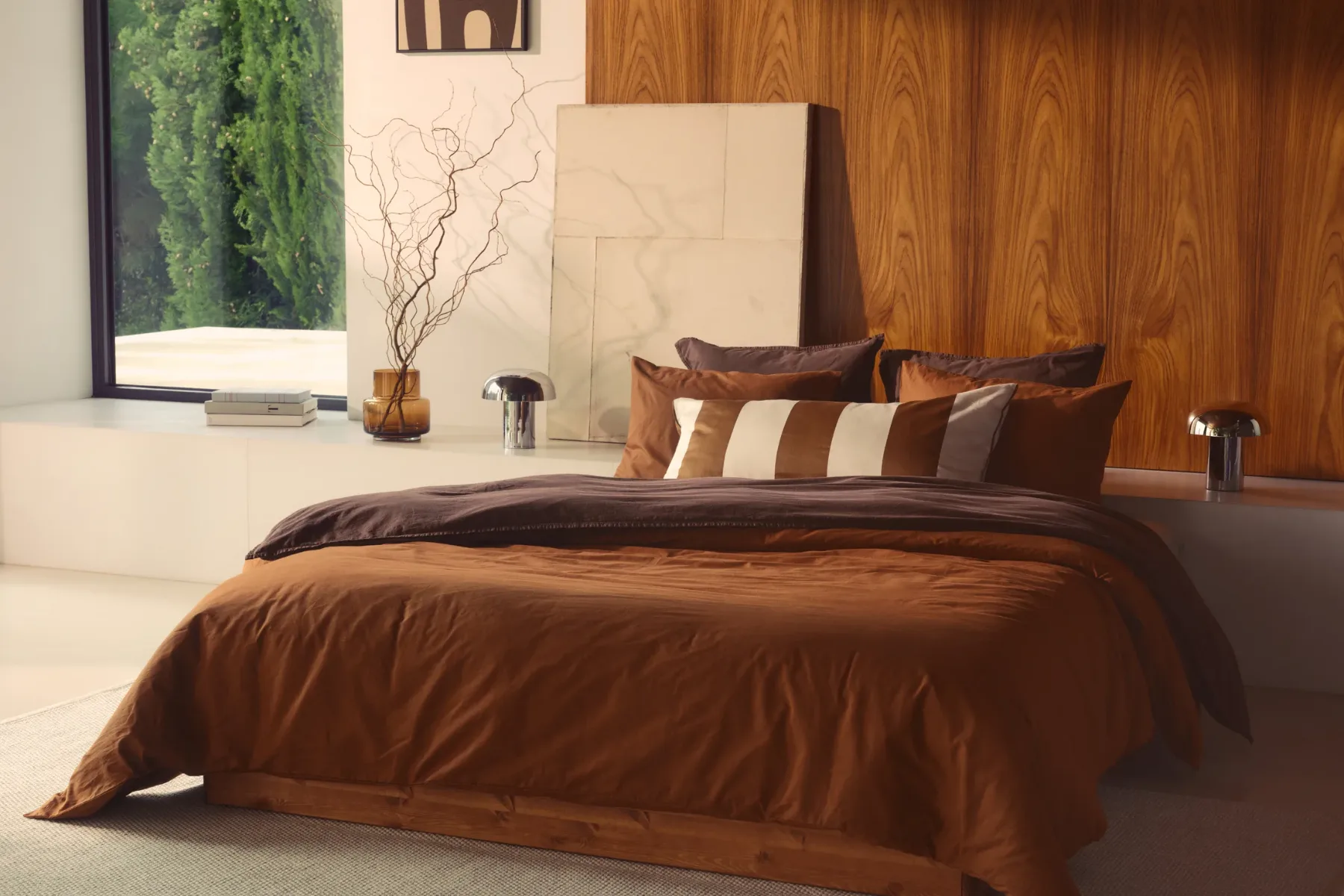H&M HOME jesen 2025: Topla eleganca modernizma z retro pridihom