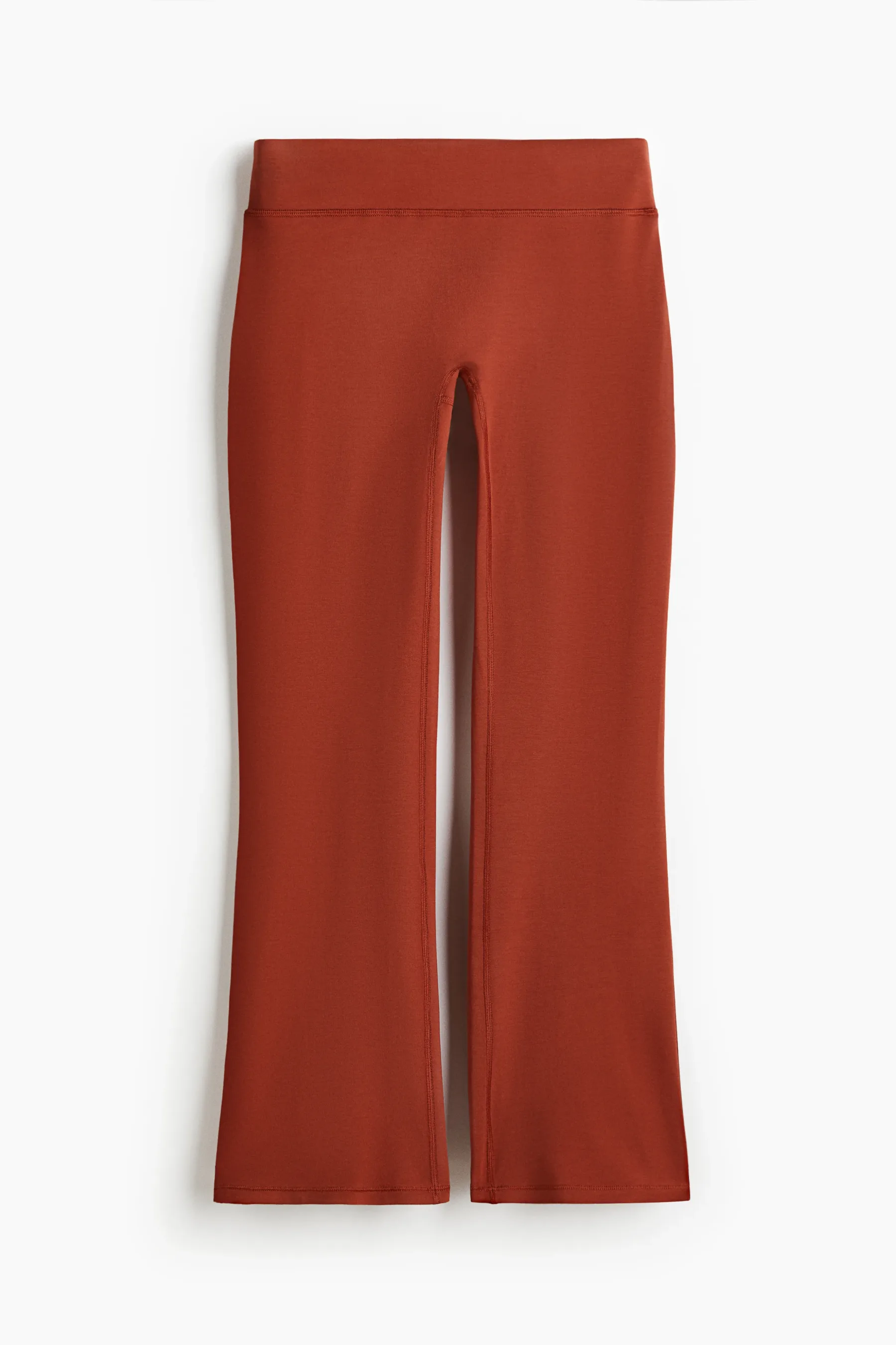 H&M Move praznuje Mednarodni dan joge s kolekcijo Move Yoga Capsule Collection, ki vzbudi tudi tvojo modno zavest