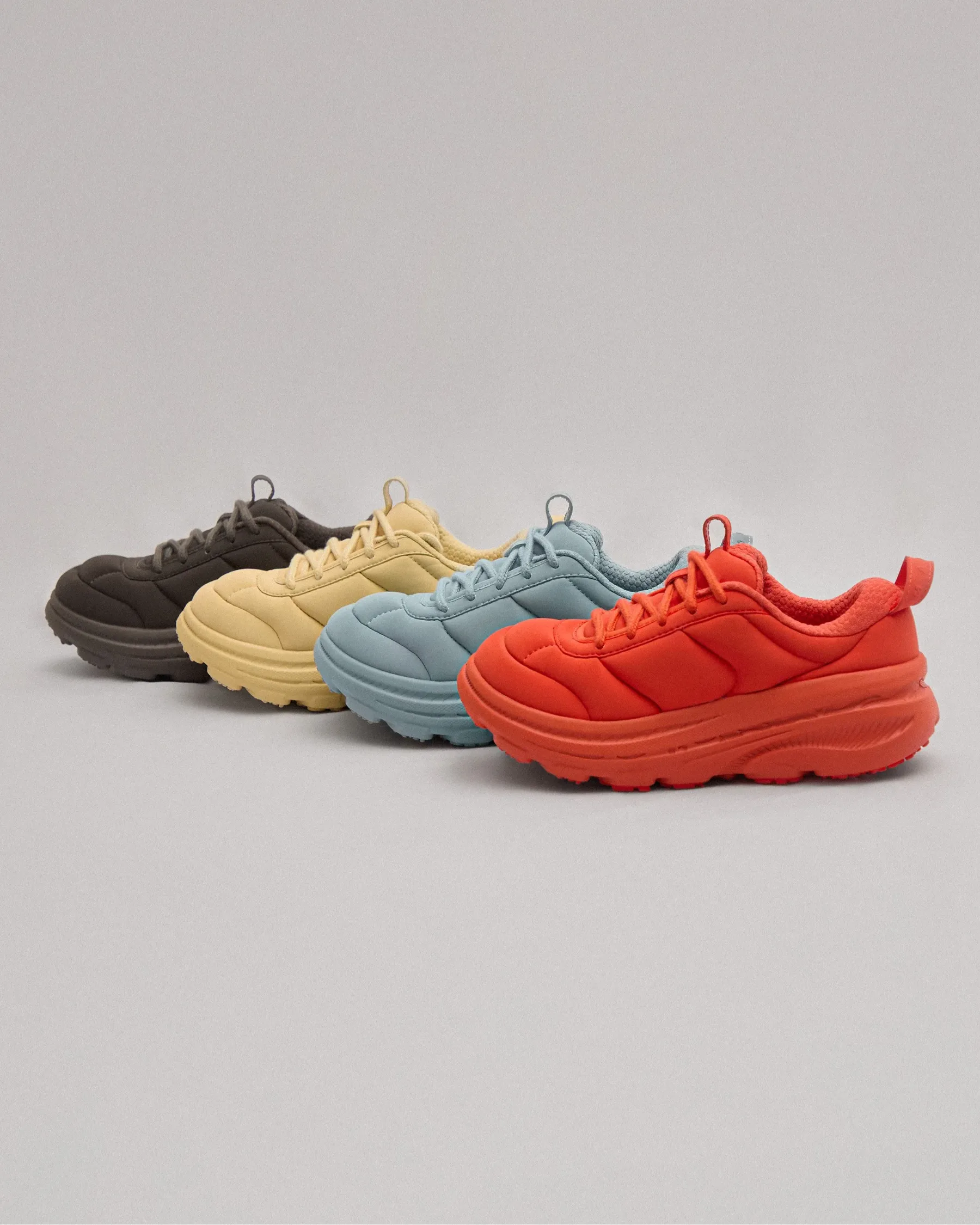 Hoka X Marni združila moči: Nova era ‘dad’ superg, ki jih nihče ne bo nosil na tek