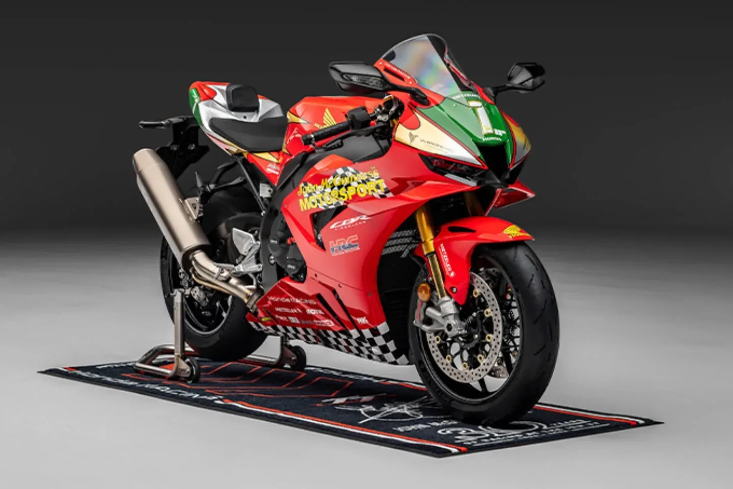 Honda CBR1000RR-R Fireblade SP John McGuinness Edition: 15 replik božanstva za 30 let legende na Otoku Man