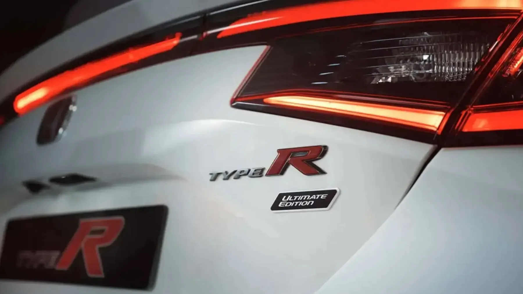 Honda Civic Type R Ultimate Edition: Poslovilna simfonija bencinskega ognja