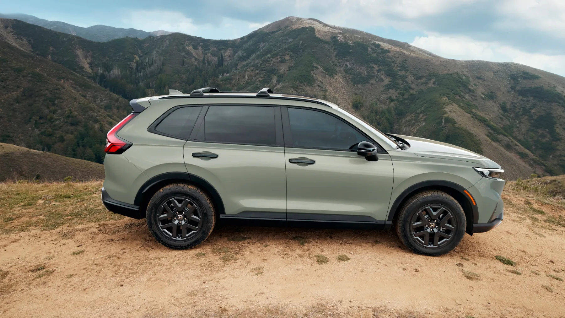 Honda CR-V TrailSport Hybrid 2026 – Ko Honda prvič resno stopi iz asfalta (in me preseneti)