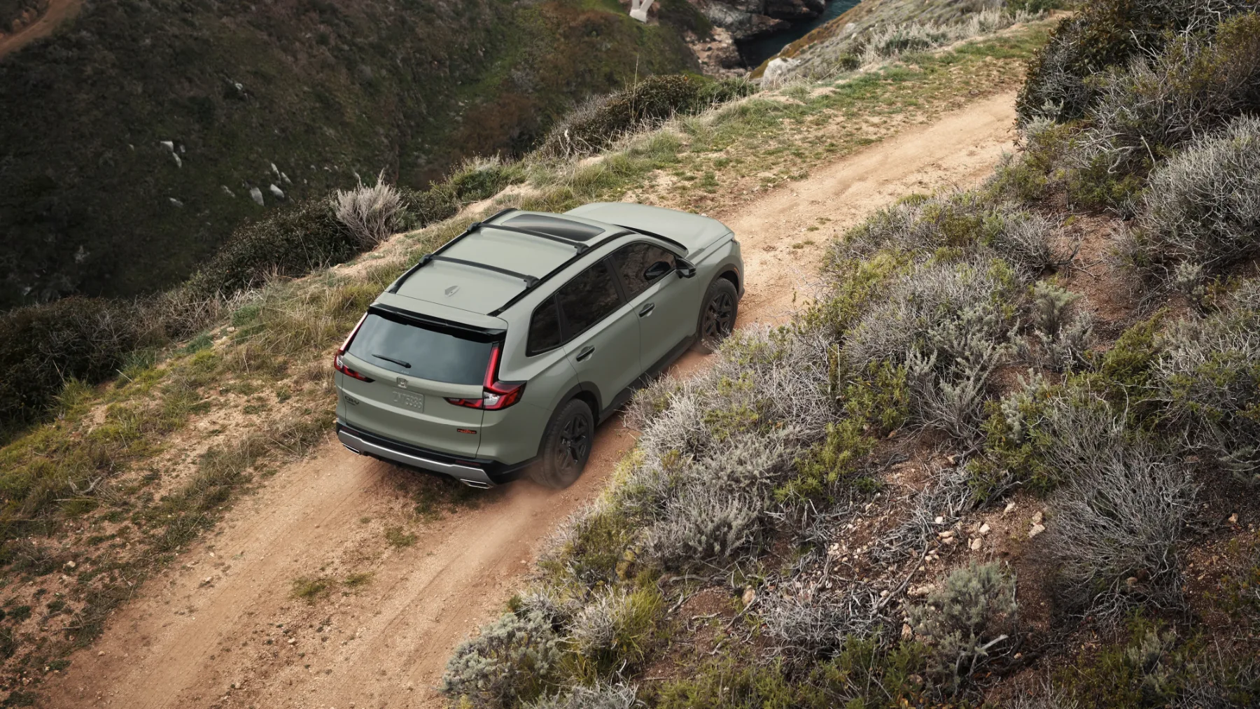 Honda CR-V TrailSport Hybrid 2026 – Ko Honda prvič resno stopi iz asfalta (in me preseneti)