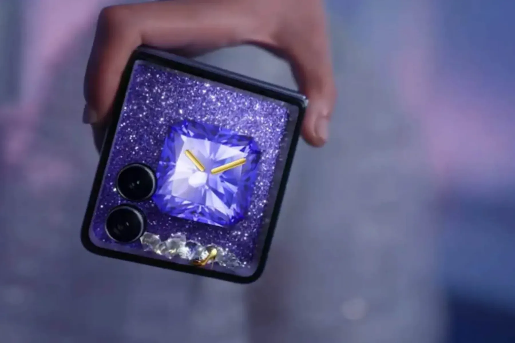 Honor Magic V Flip2: haute couture na preklop se vrača 21. avgusta