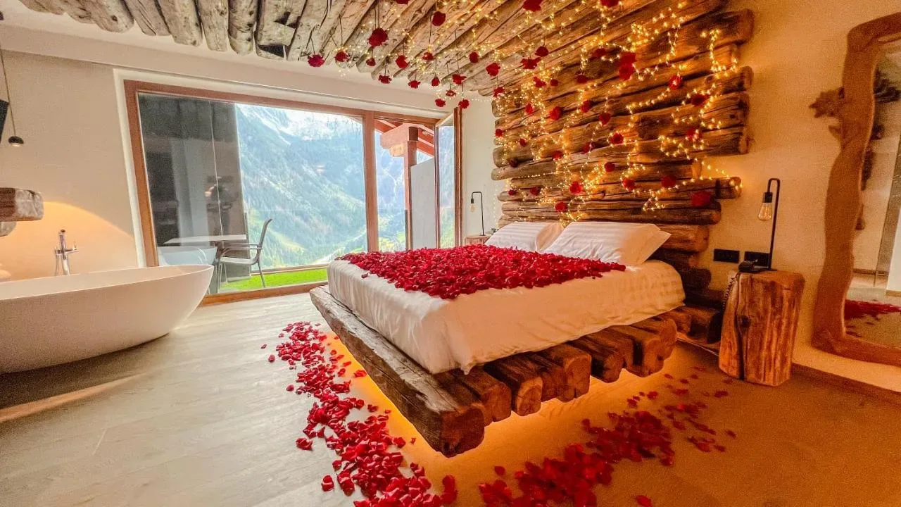 Hotel Chalet Al Foss: Očarljivost luksuza v osrčju italijanskih Alp