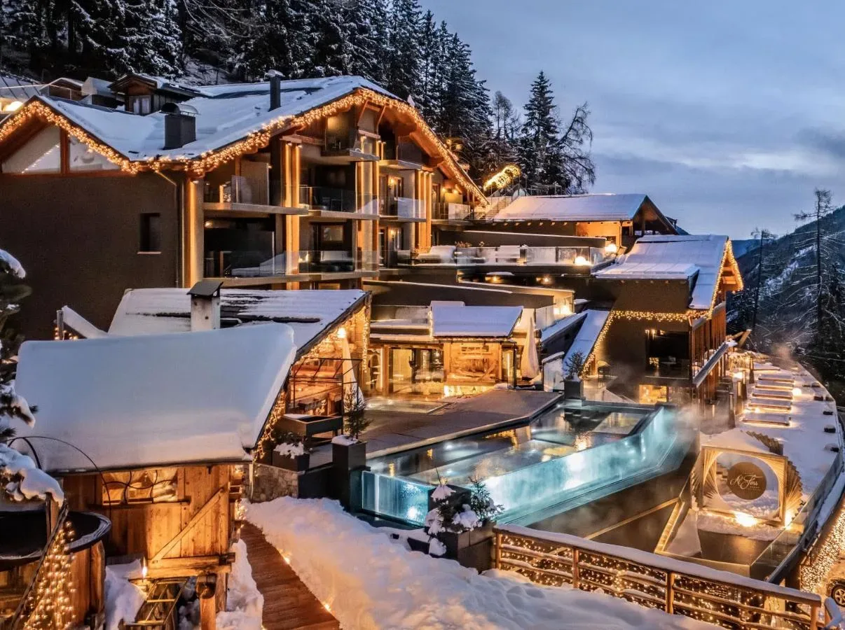 Hotel Chalet Al Foss: Očarljivost luksuza v osrčju italijanskih Alp