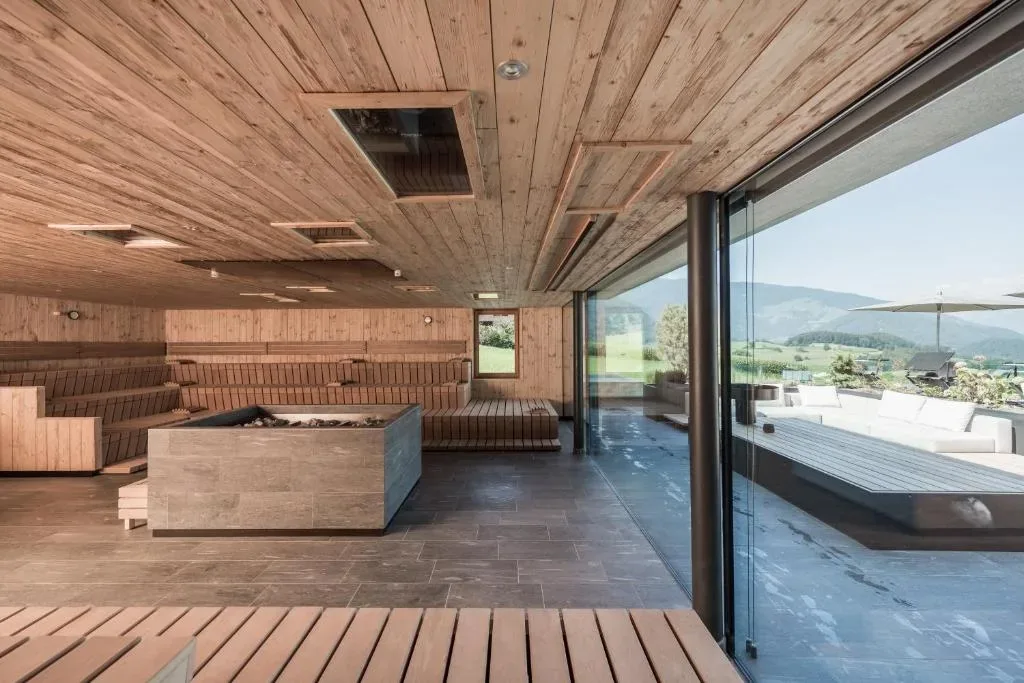 Hotel Winkler Sport & Spa Resort: južnotirolski luksuz, kjer se Dolomiti končajo v bazenu z razgledom