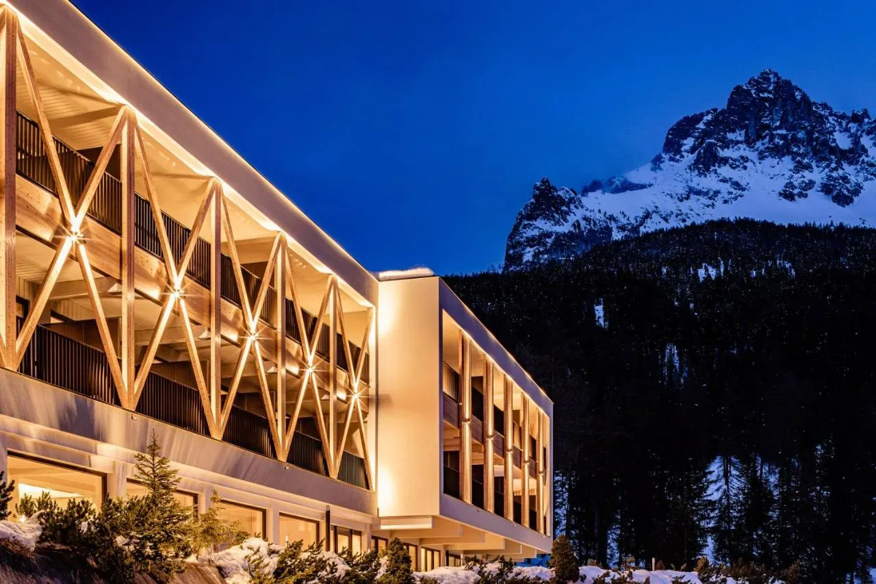 Hoteli z neposrednim dostopom do smučišča: Najboljši ski-in & ski-out hoteli v Dolomitih (Italija)