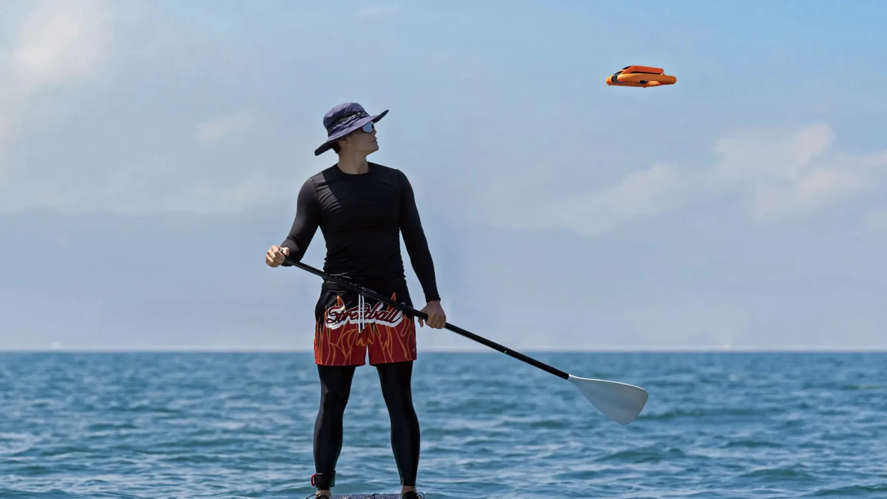 HoverAir Aqua: vodoodporni dron, ki vodo jemlje resno (in vas snema, ko je ne)