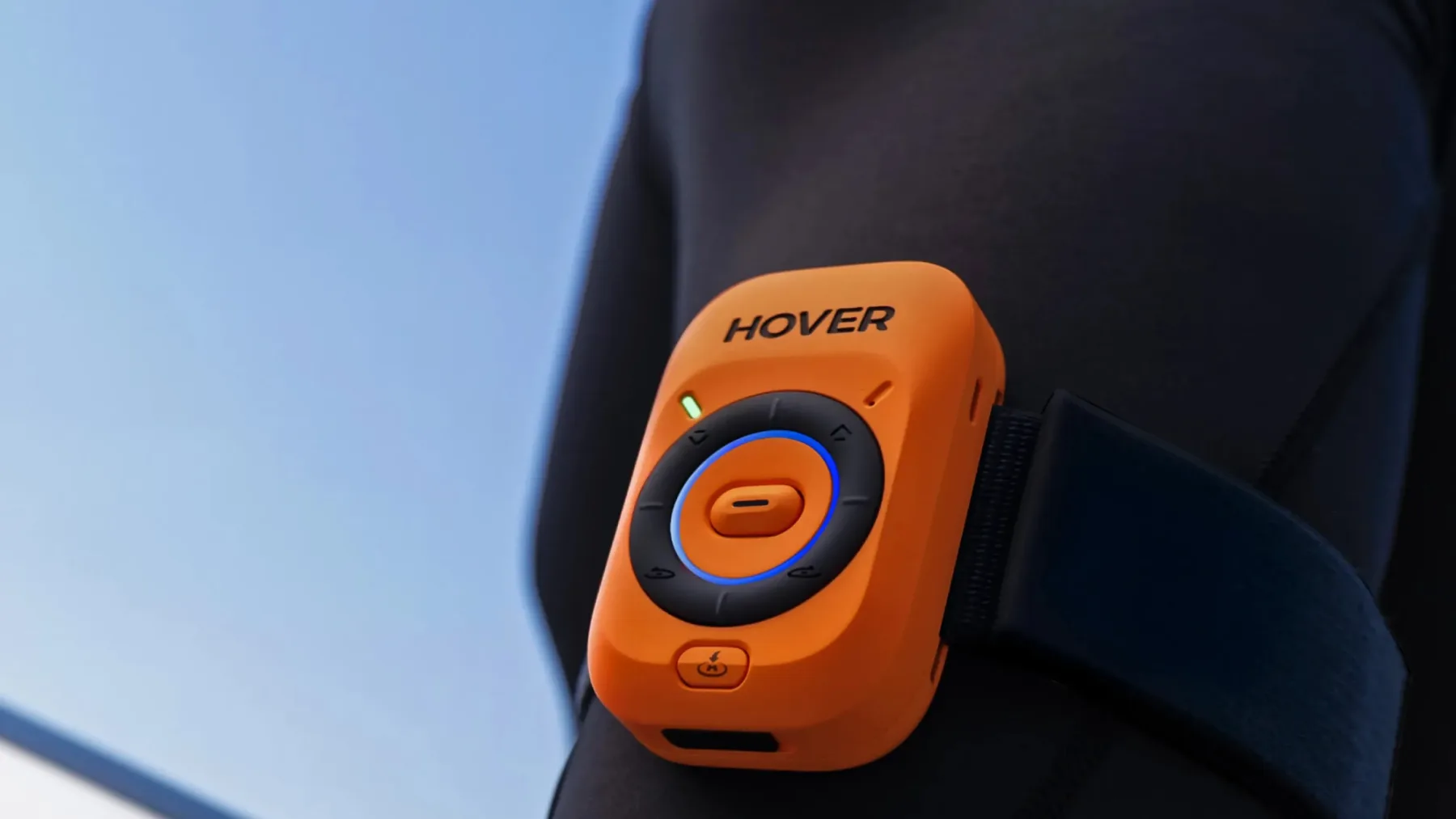 HoverAir Aqua: vodoodporni dron, ki vodo jemlje resno (in vas snema, ko je ne)