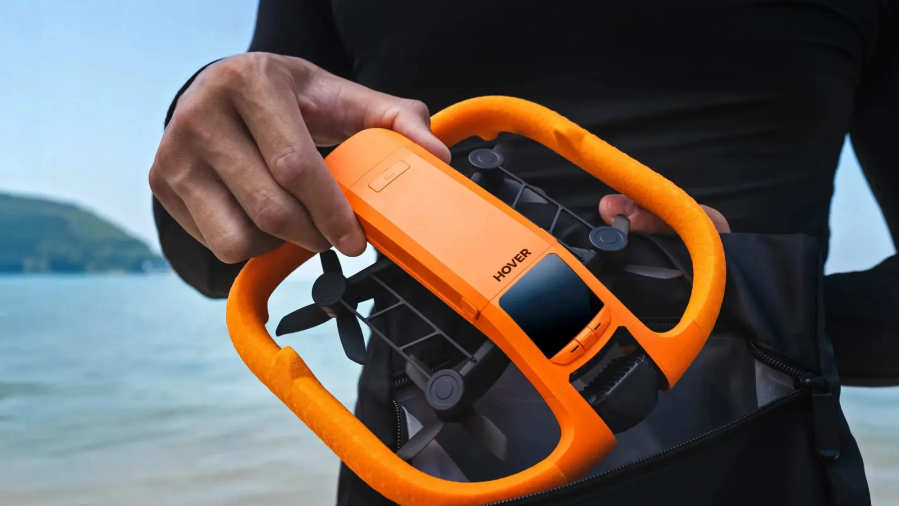 HoverAir Aqua: vodoodporni dron, ki vodo jemlje resno (in vas snema, ko je ne)