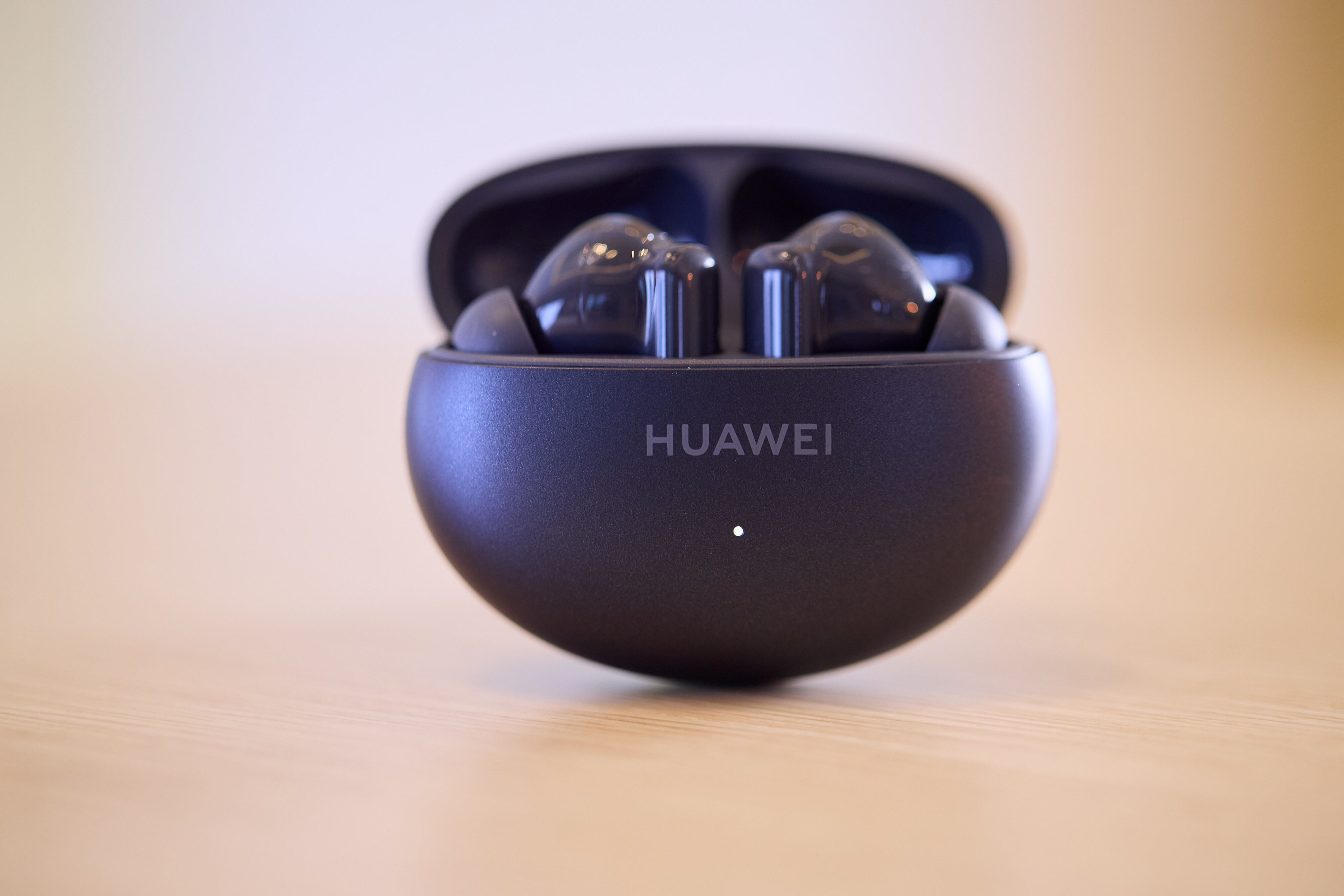 Huawei napada z inovacijami: Tehnološki šov v stilu pravega geek-a