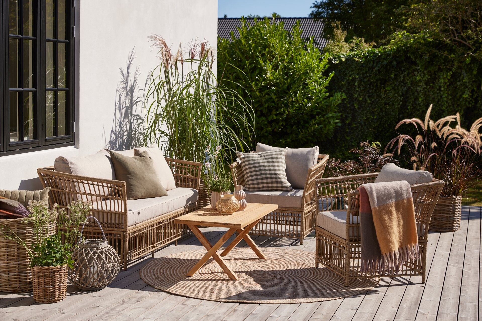 HYGGE je tam, kjer je JYSK – novi trendi za ureditev zunanjega prostora