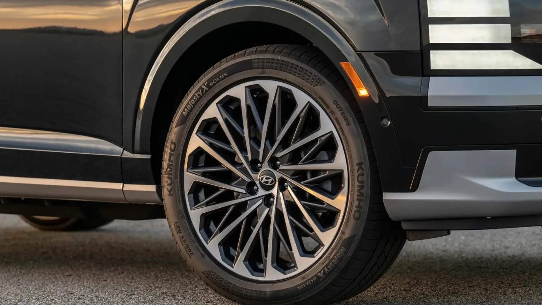 Hyundai Palisade 2026 – končno tudi hibrid, in to tak z mišicami
