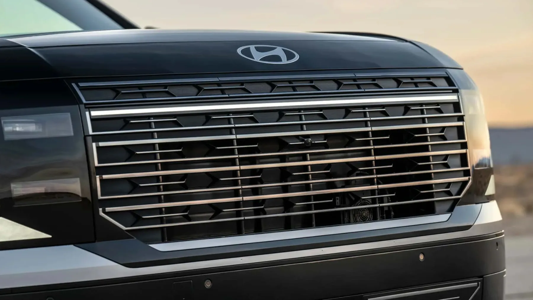 Hyundai Palisade 2026 – končno tudi hibrid, in to tak z mišicami