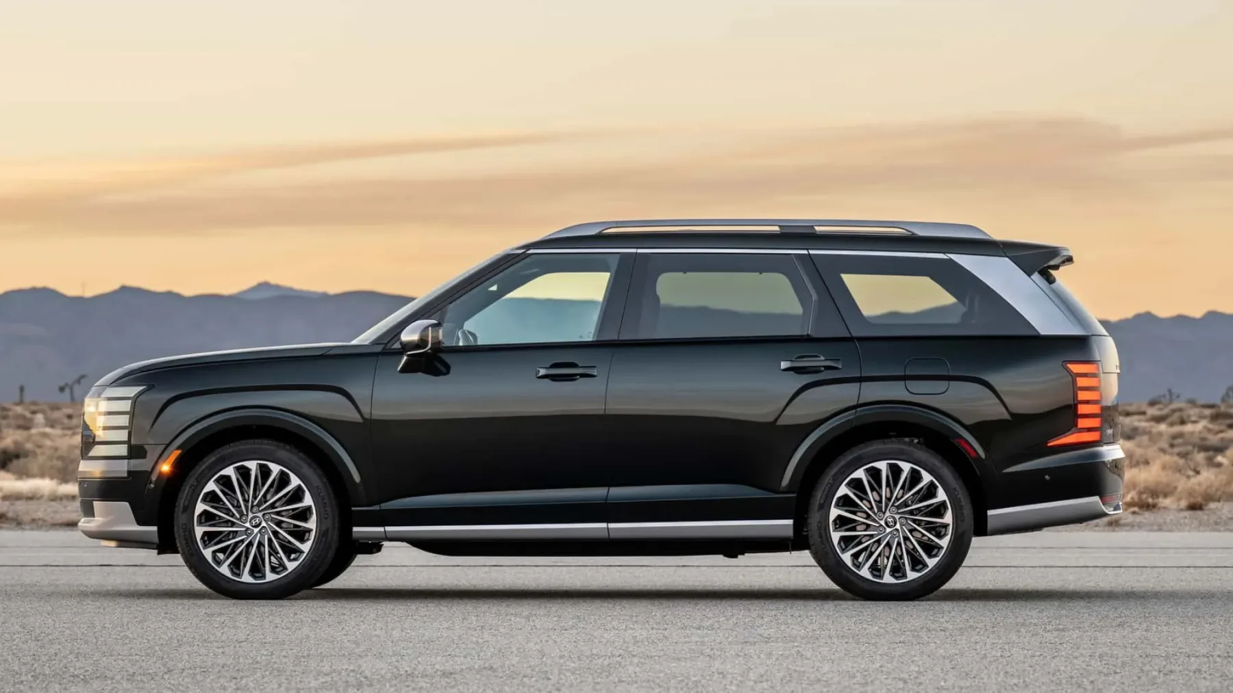 Hyundai Palisade 2026 – končno tudi hibrid, in to tak z mišicami