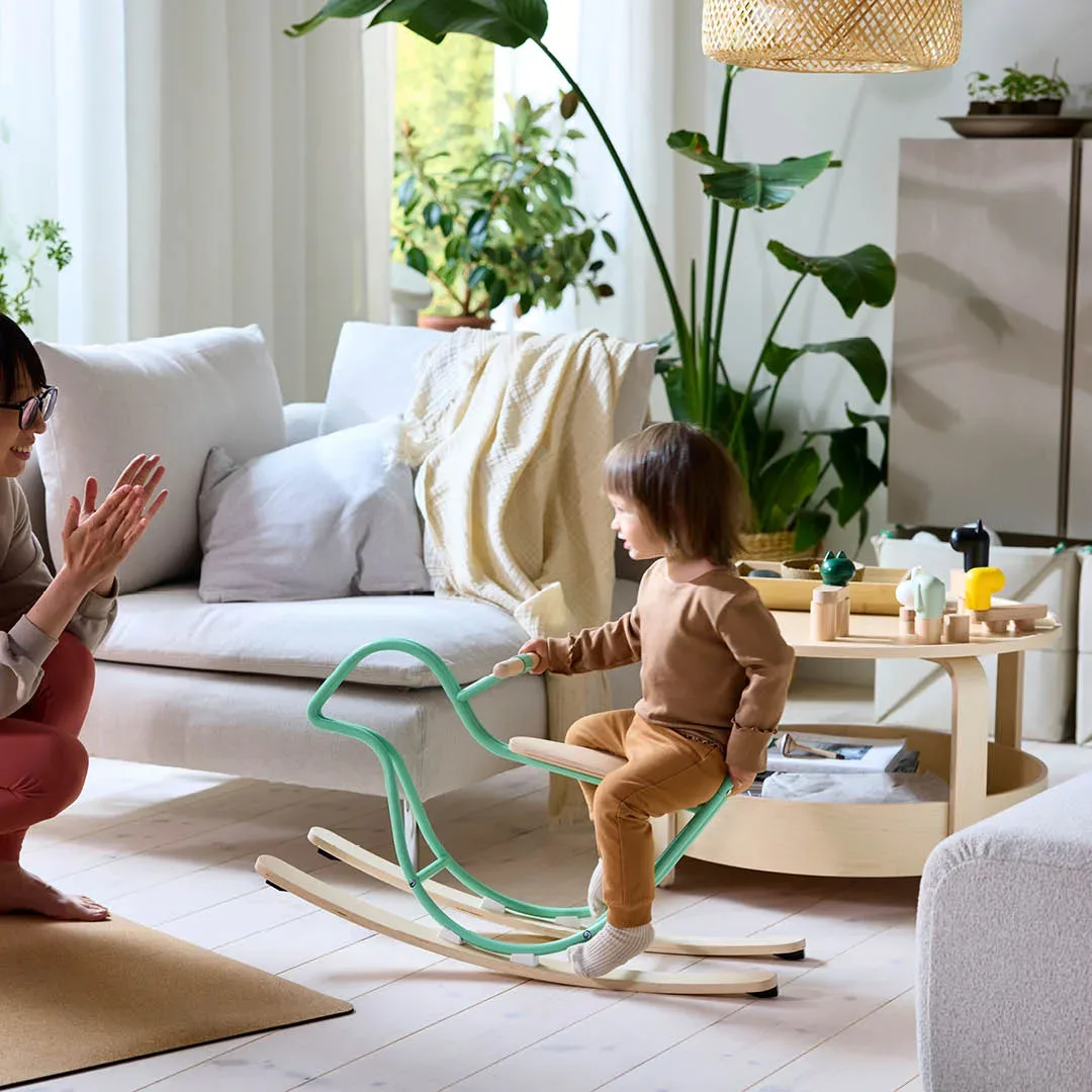 IKEA predstavlja kolekcijo, ki vaš dom spremeni v barvito igrišče za velike in male