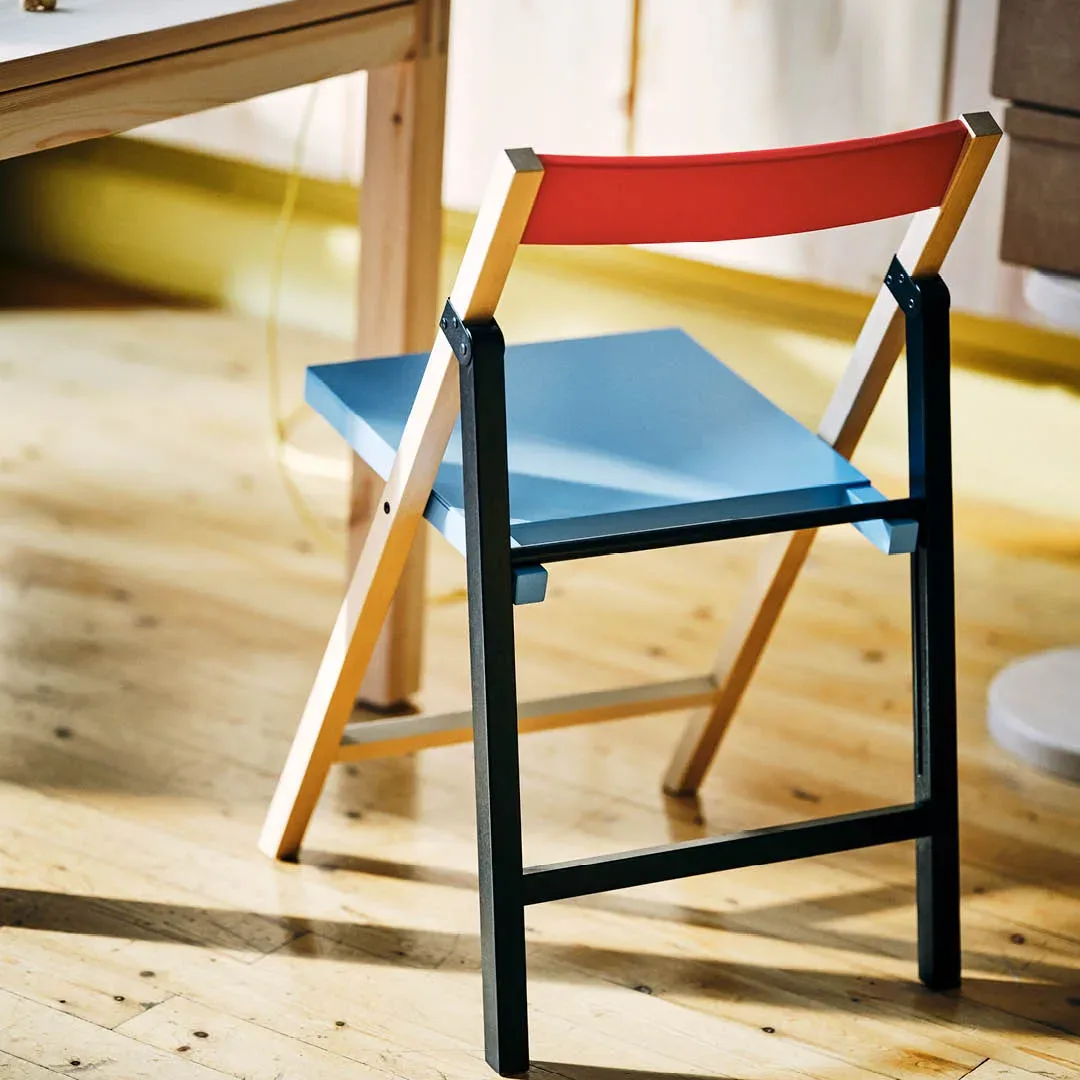 IKEA PS 2026 kolekcija: razkrivamo vseh 44 kosov, ki majhna stanovanja spremenijo v dizajnerski lunapark