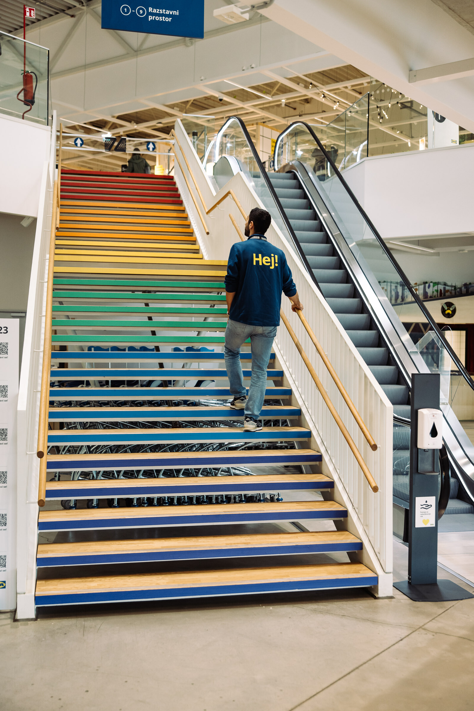 IKEA Slovenija z mavrično zastavo spodbuja k ustvarjanju bolj vključujočega okolja