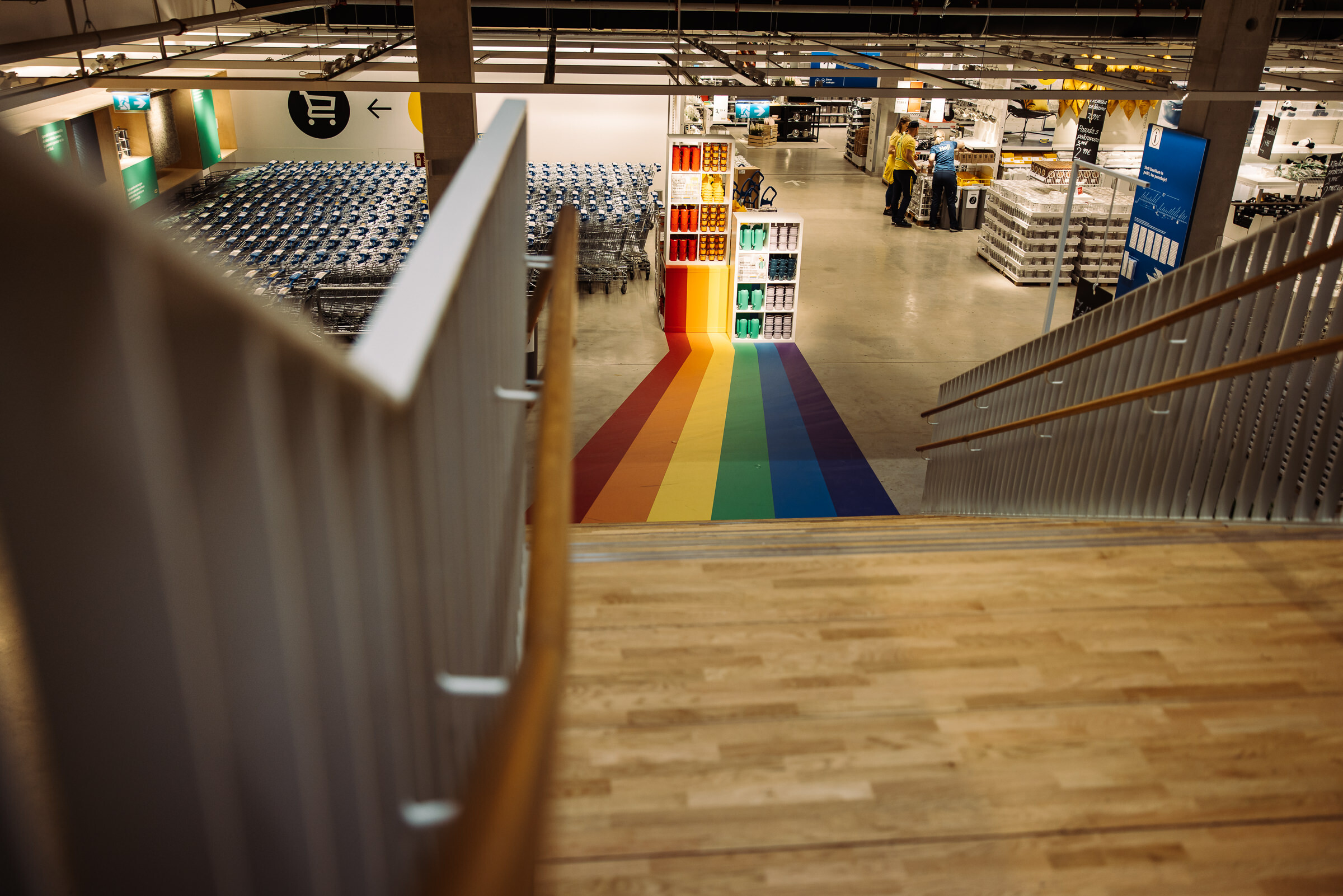 IKEA Slovenija z mavrično zastavo spodbuja k ustvarjanju bolj vključujočega okolja